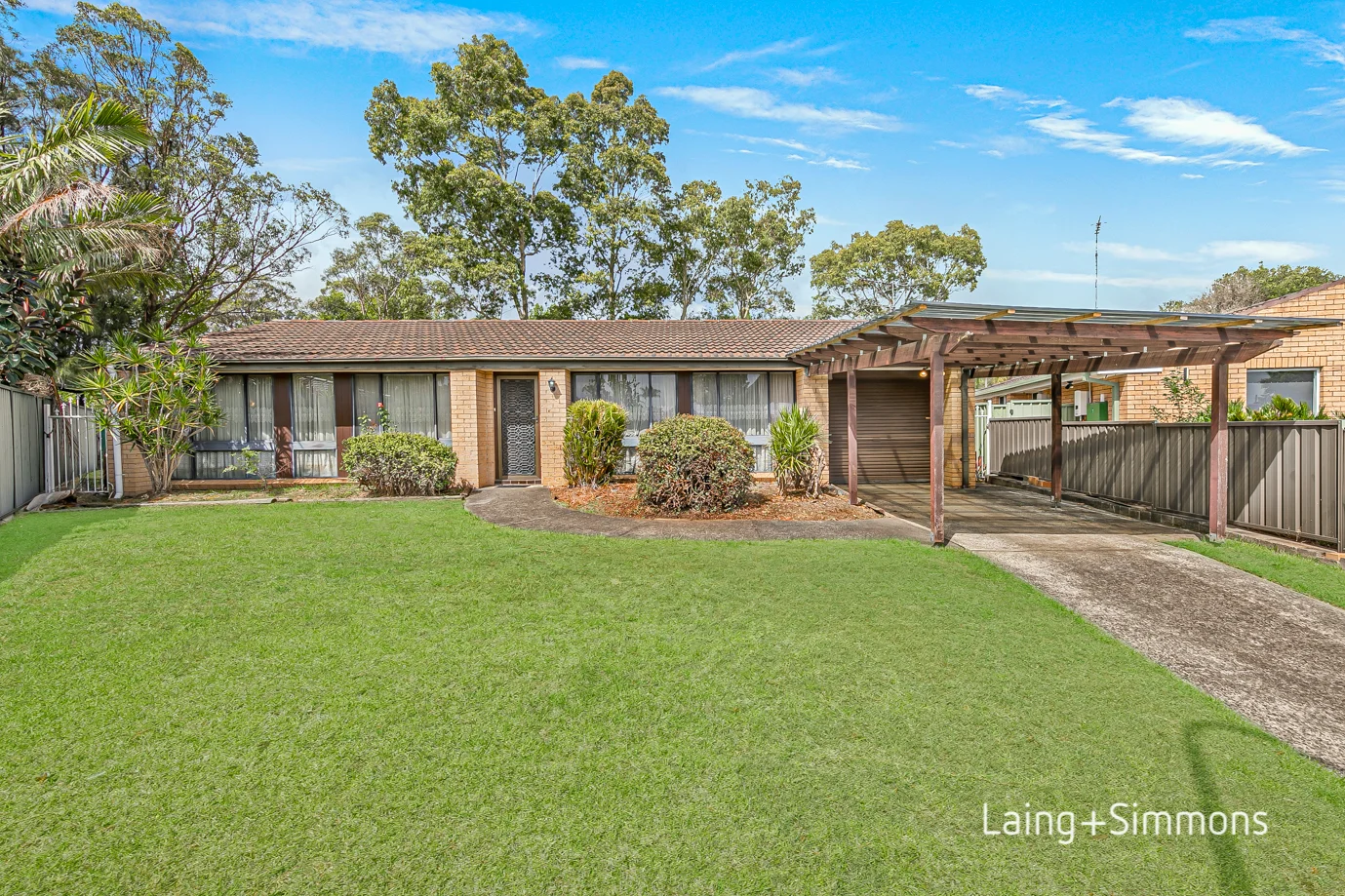 108 Ollier Crescent (1/10)