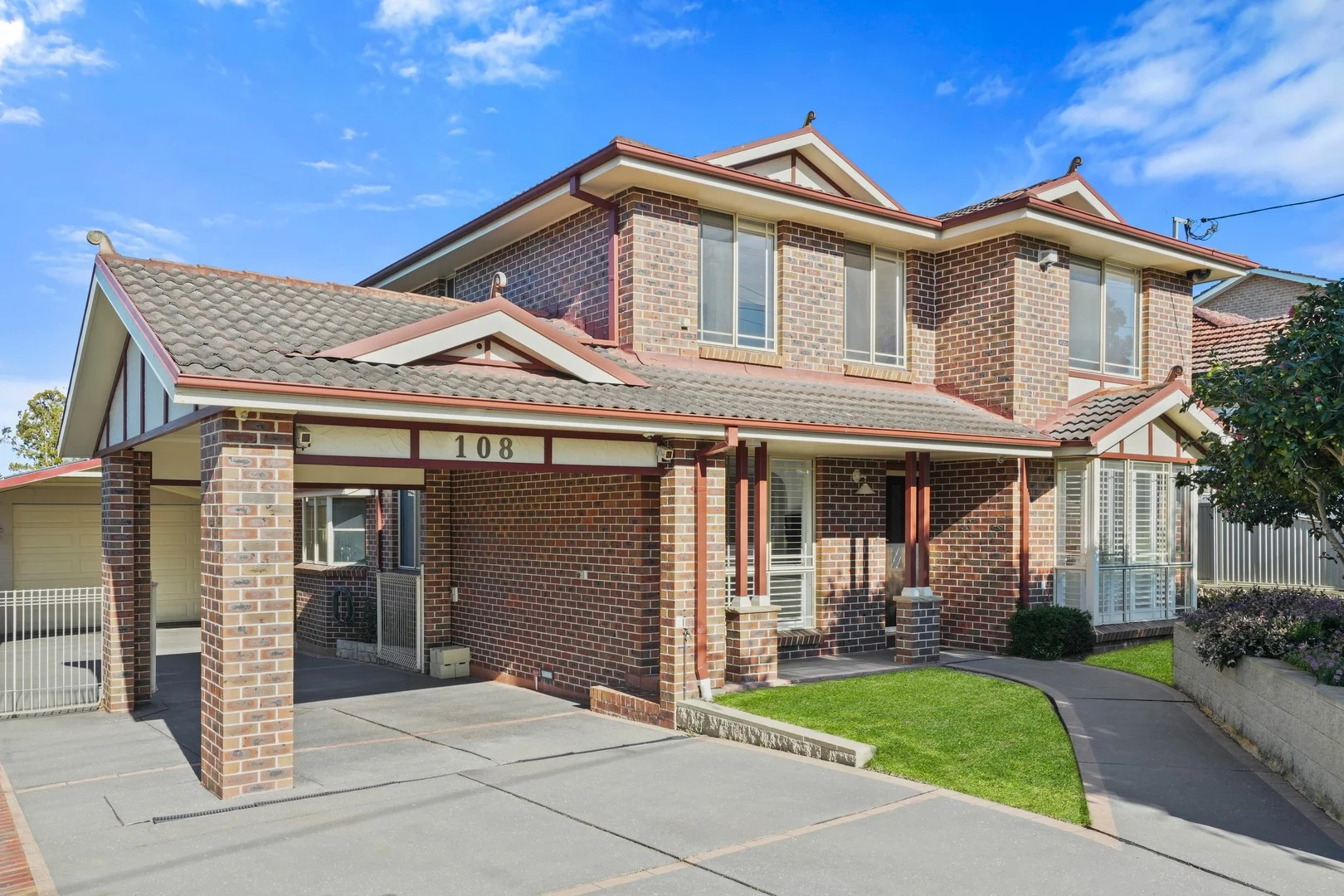 108 Smith Street (1/12)