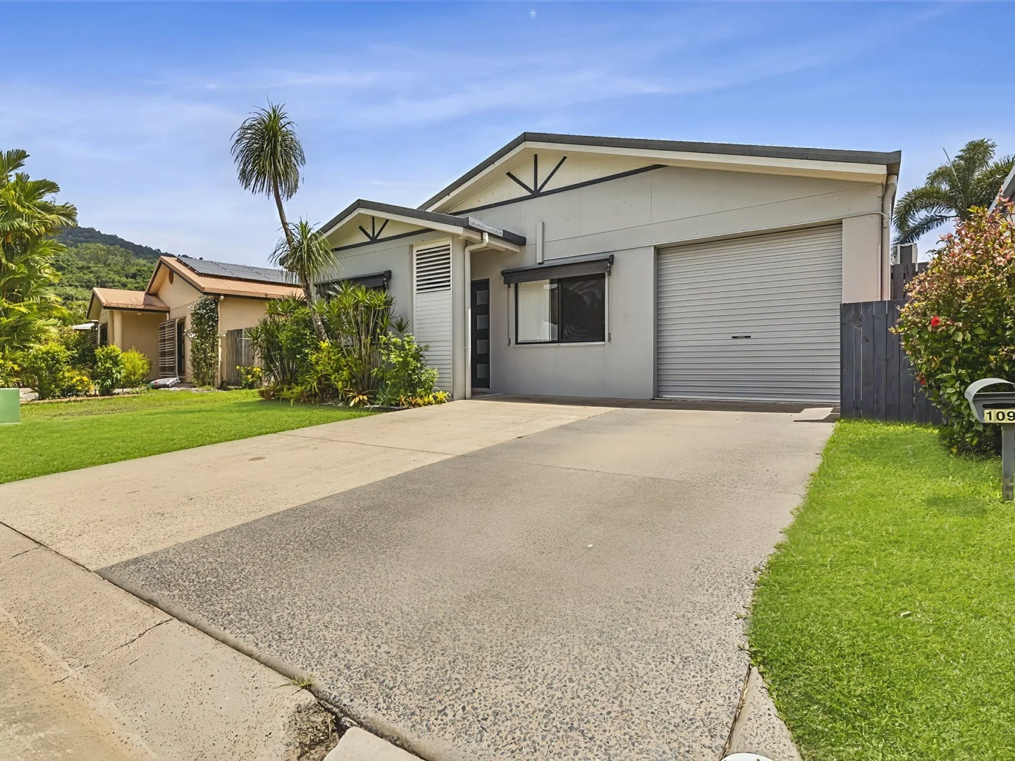 109/2-6 Lake Placid Road (1/24)