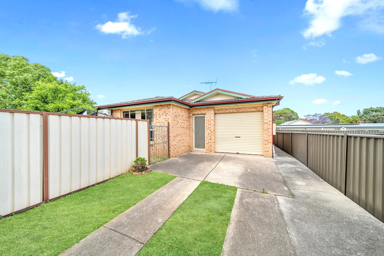 10A Bronsdon Street (1/13)