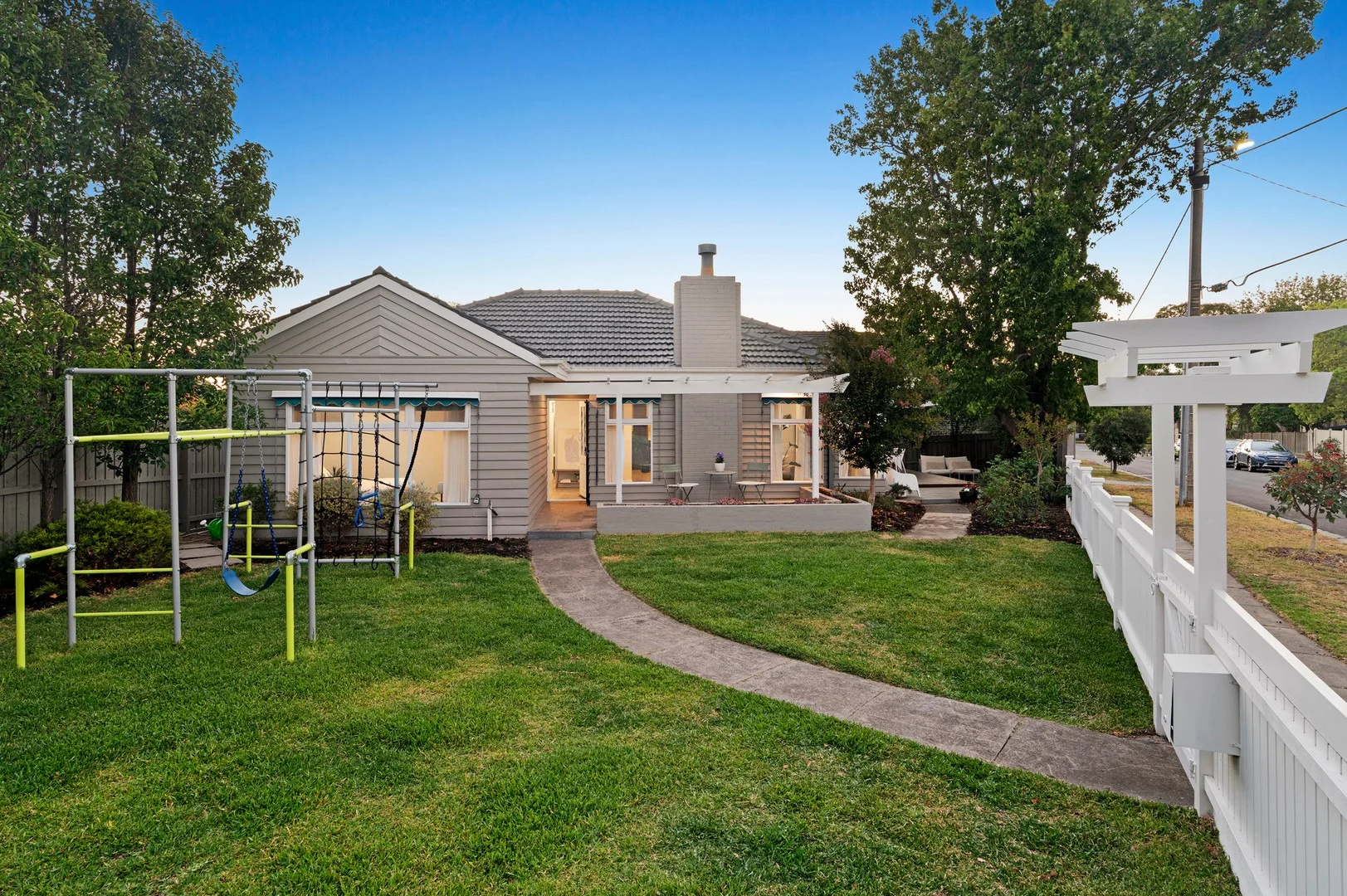 10b Stevens Street (1/11)