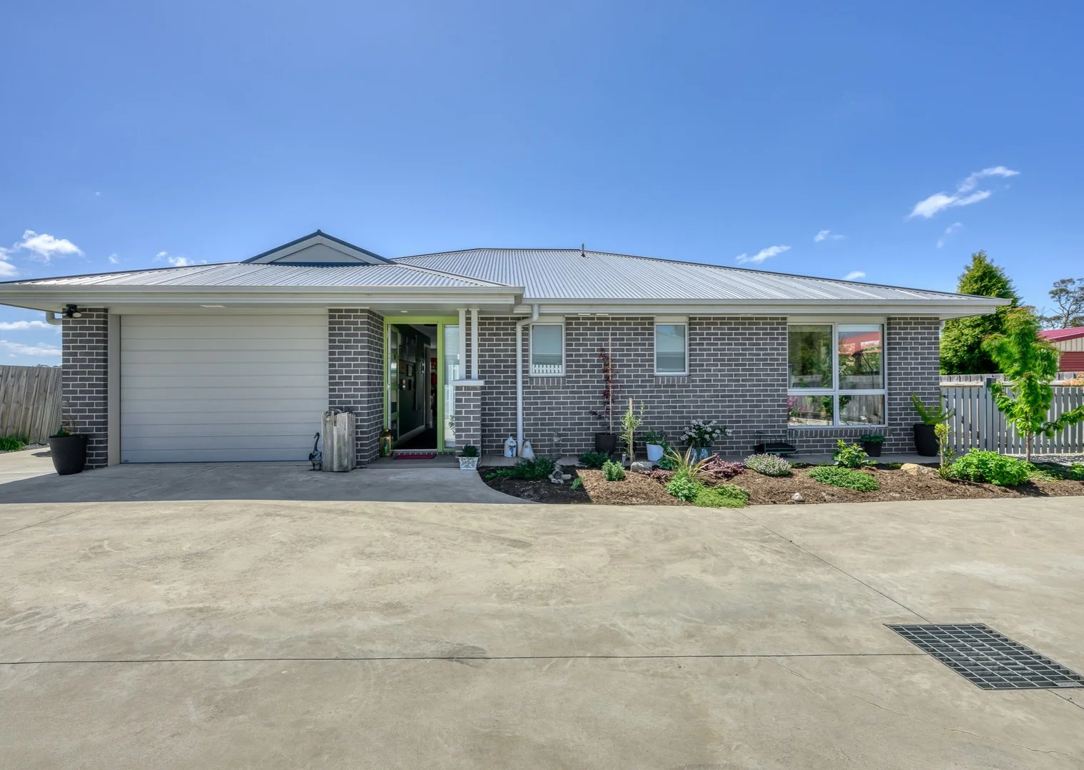10b Tully Street (1/38)