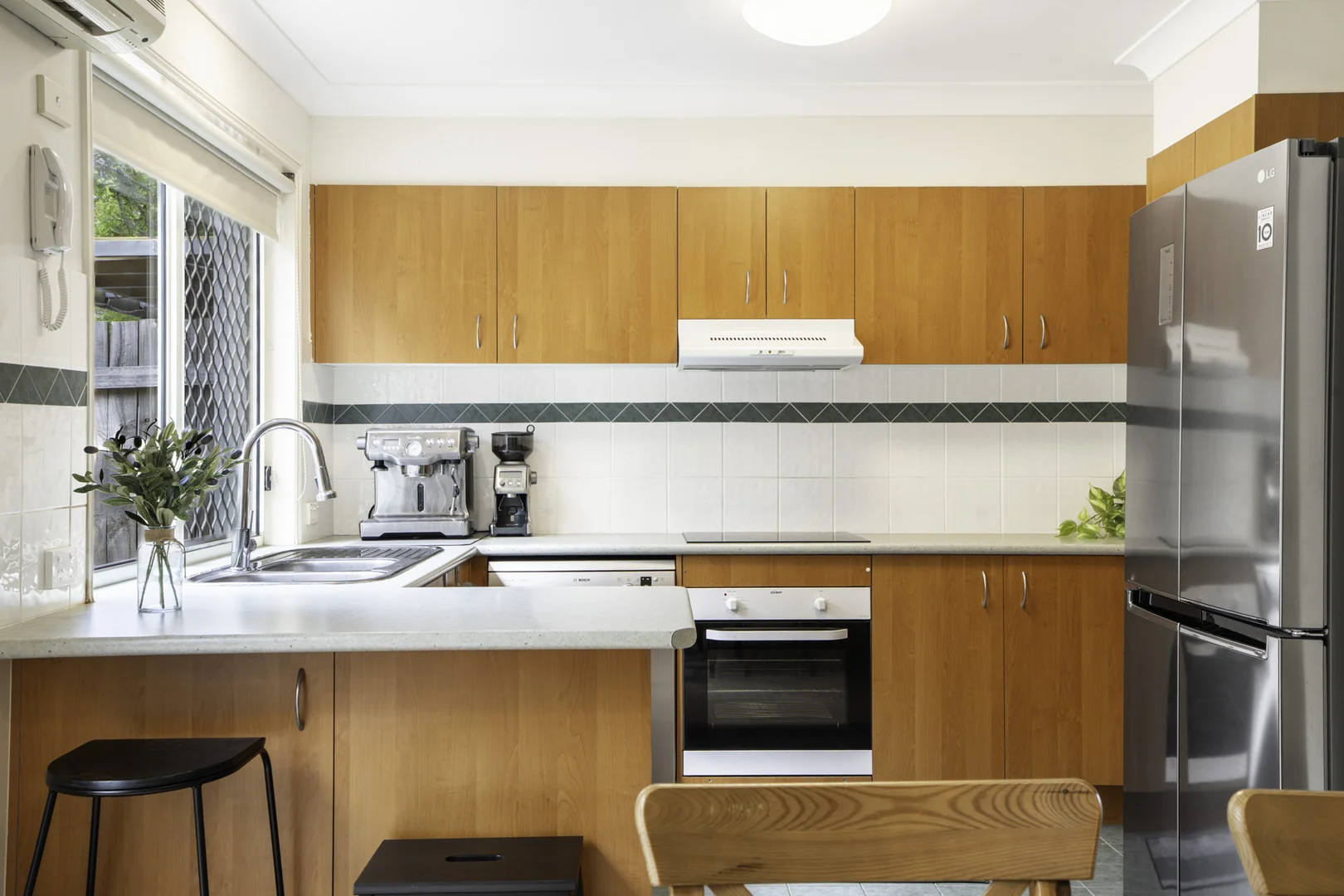 11/10 Chapman Place - Image 5