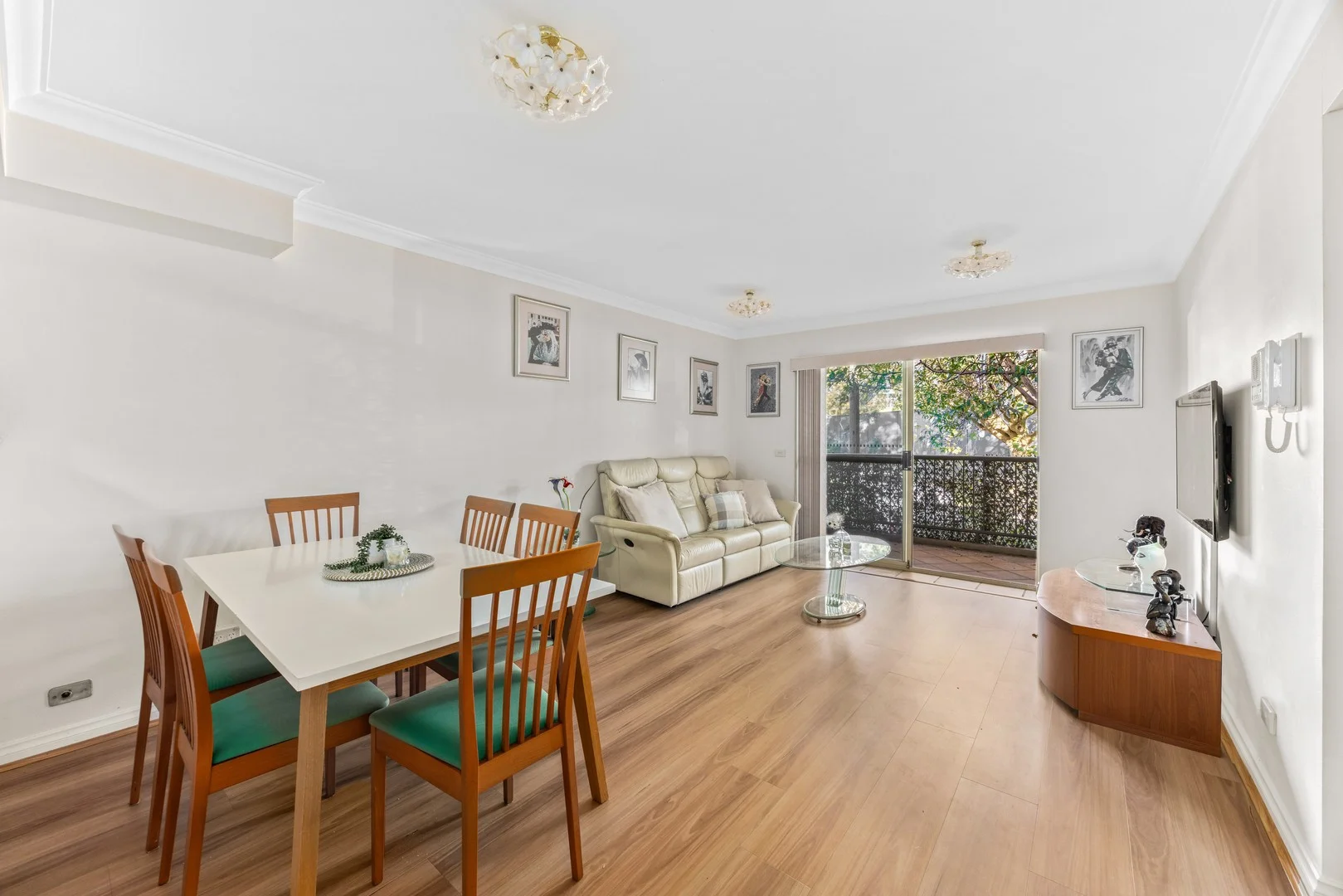 11/118 Wallis St (1/8)