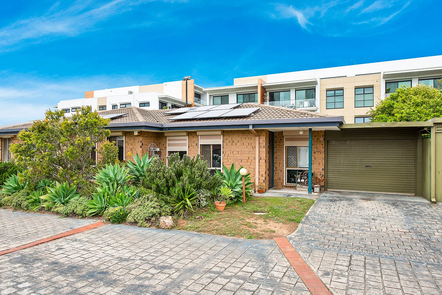 11/18 Washington Crescent (1/11)