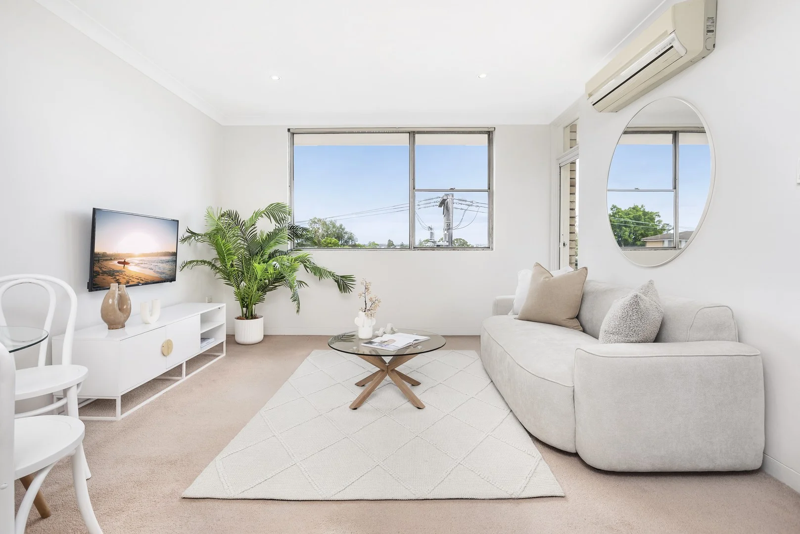 11/23 Meriton Street (1/8)