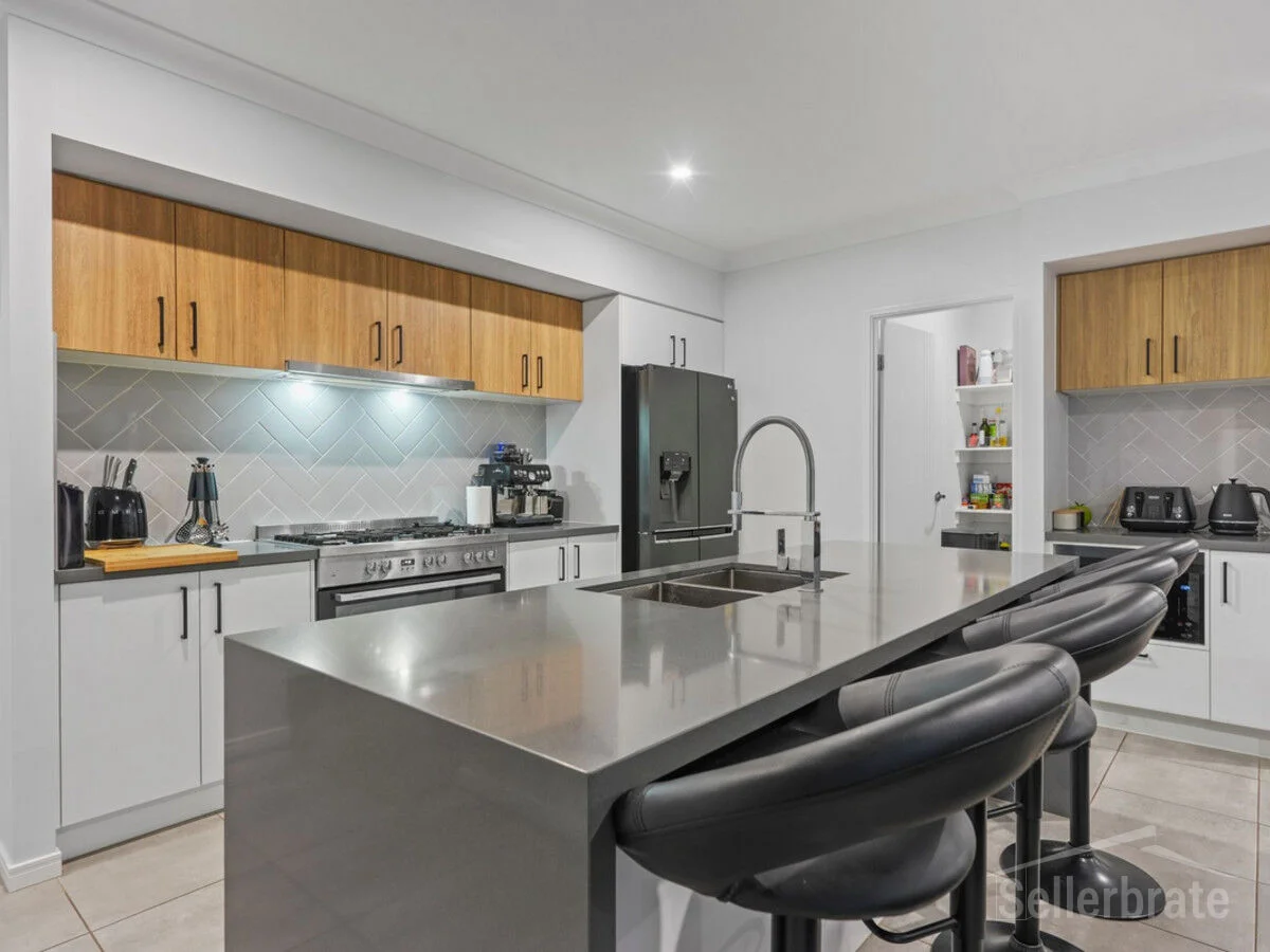 11 Acacia Street - Image 2
