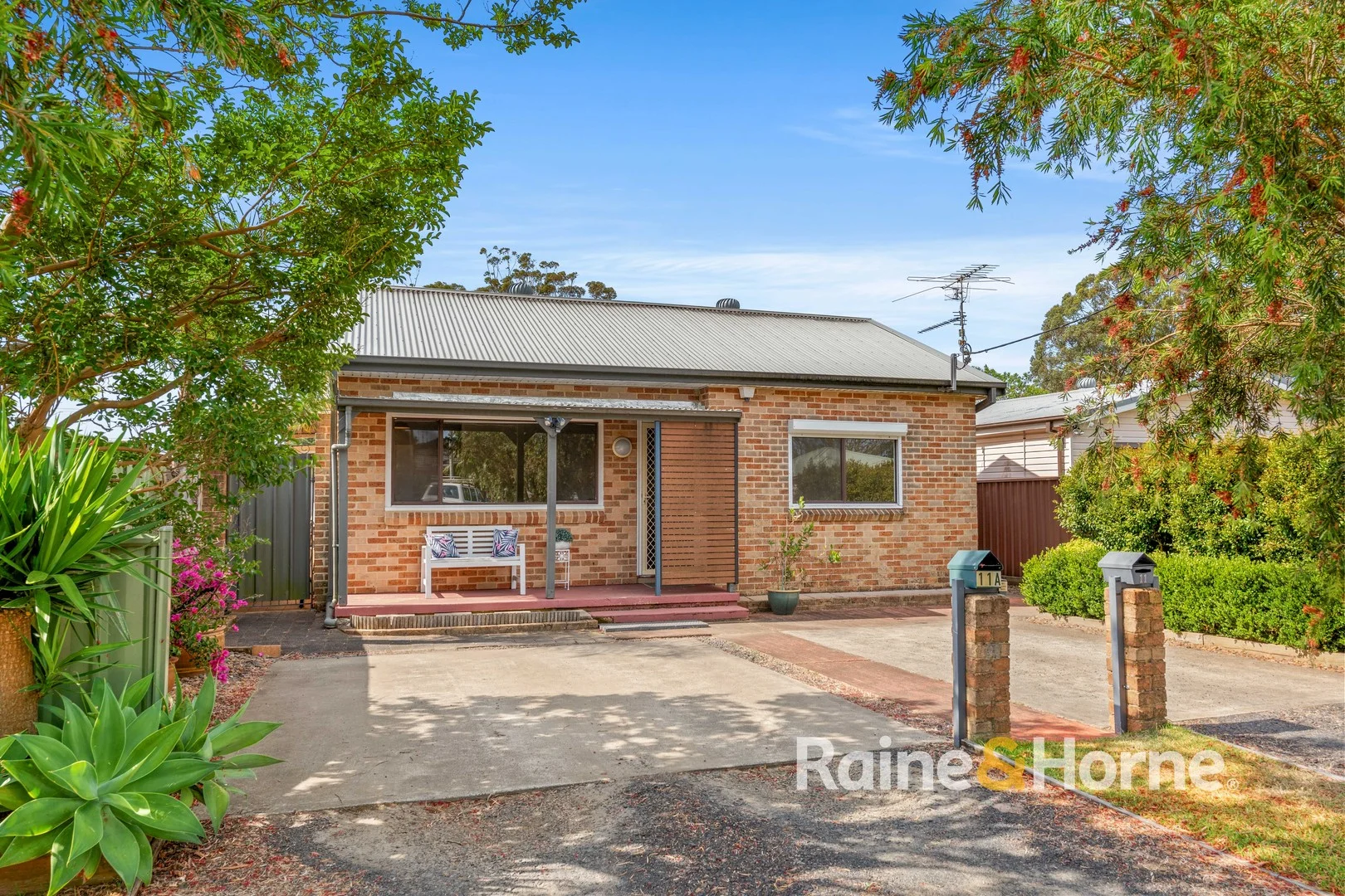 11 Alma Avenue (1/12)