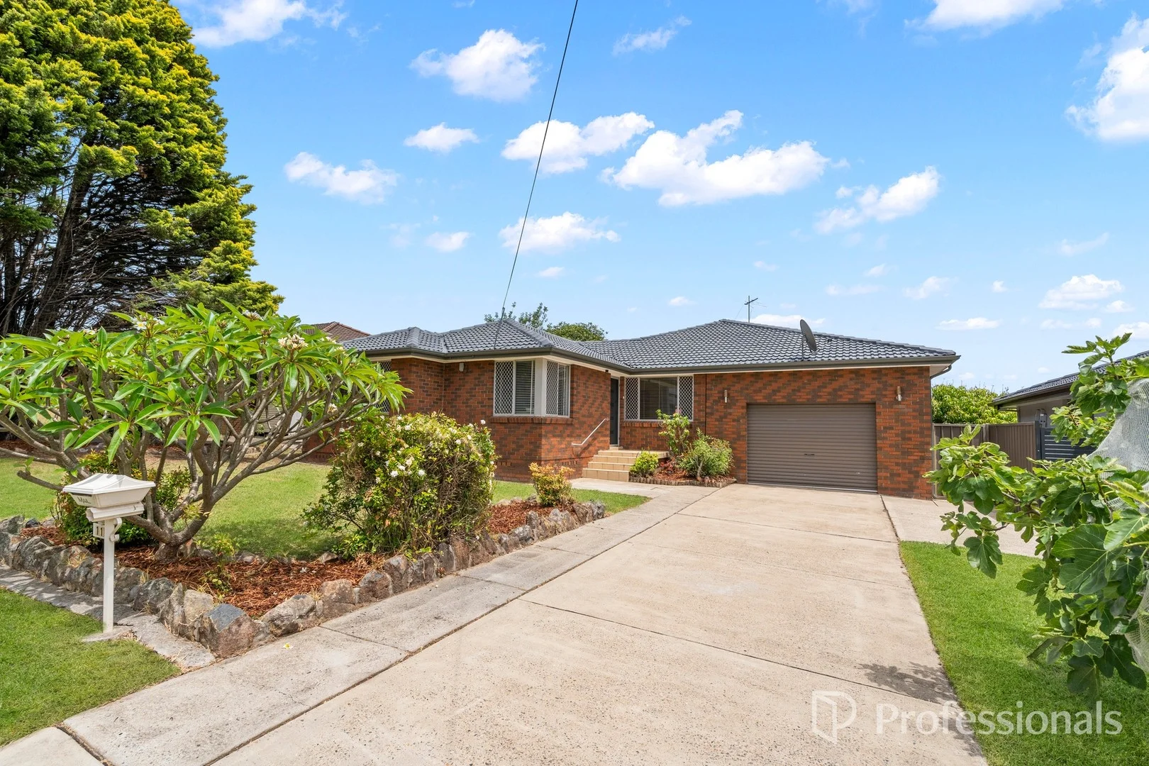 11 Birch Avenue (1/1)