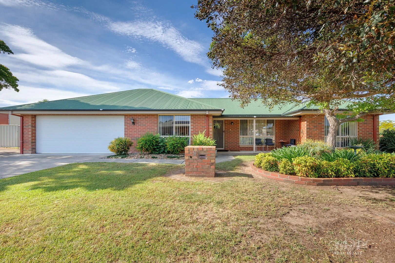 11 CLIFFORD COURT (1/19)