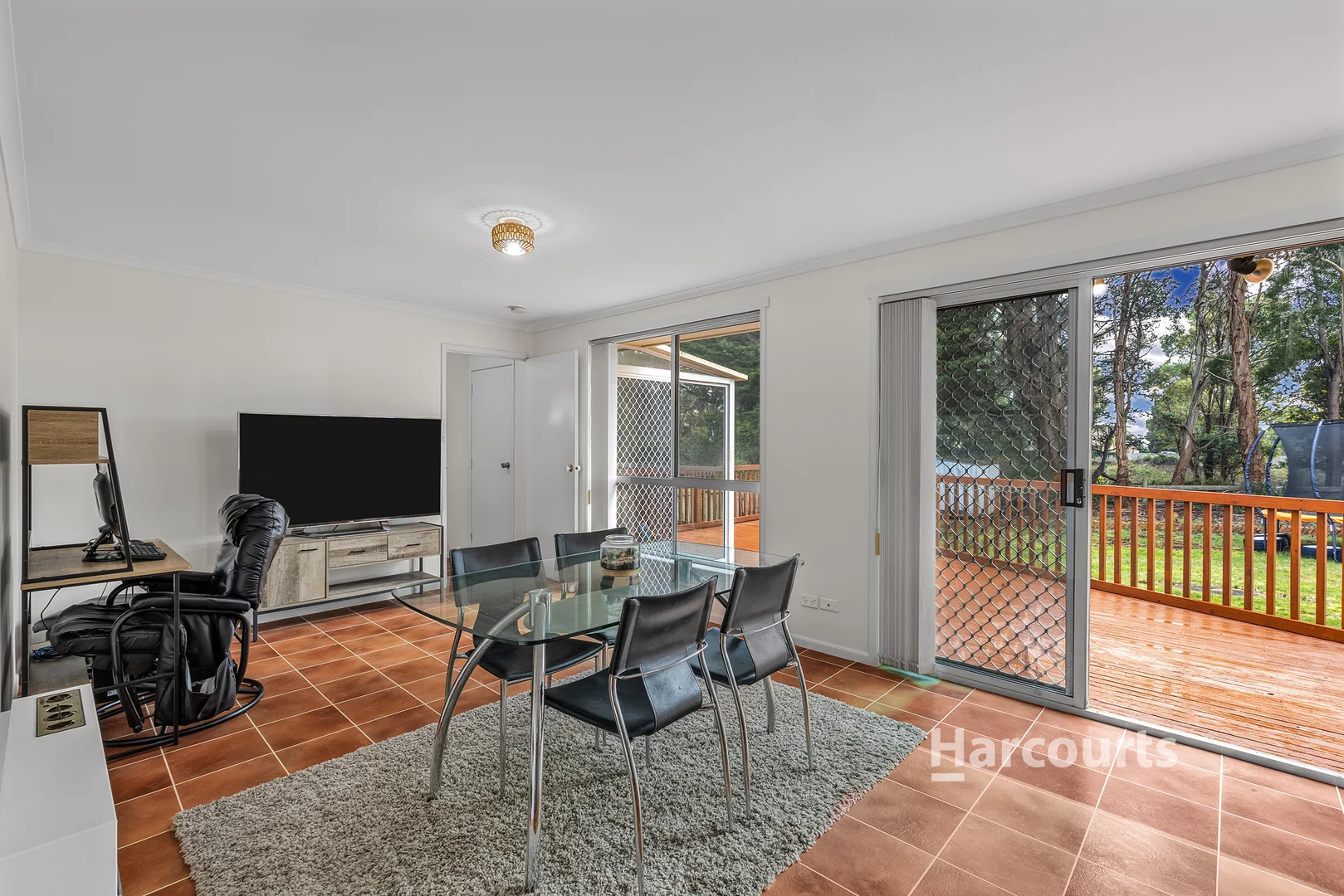 11 Commonwealth Court - Image 5