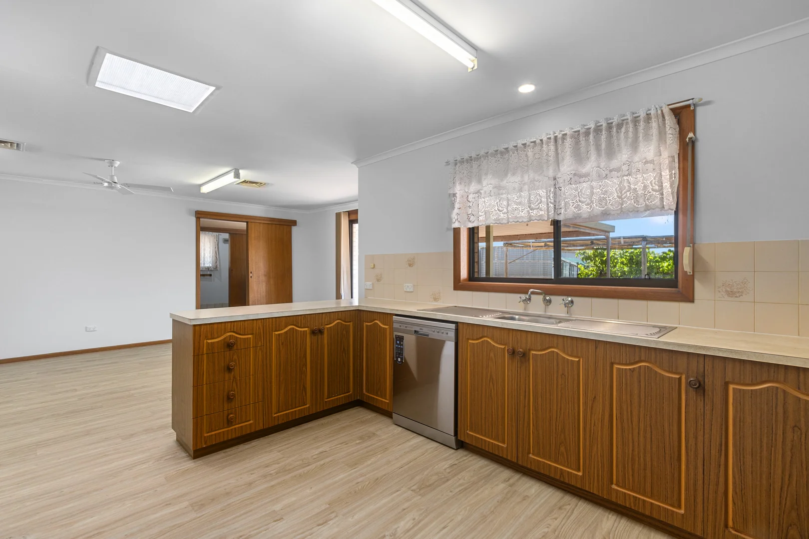 11 East Terrace - Image 3