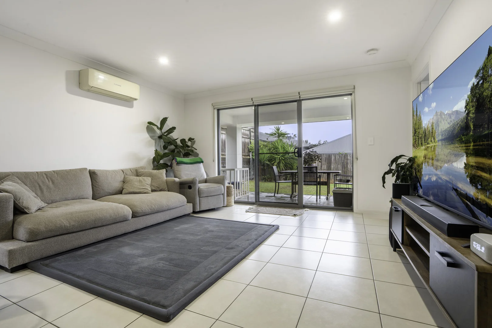 11 Eccles Street - Image 2