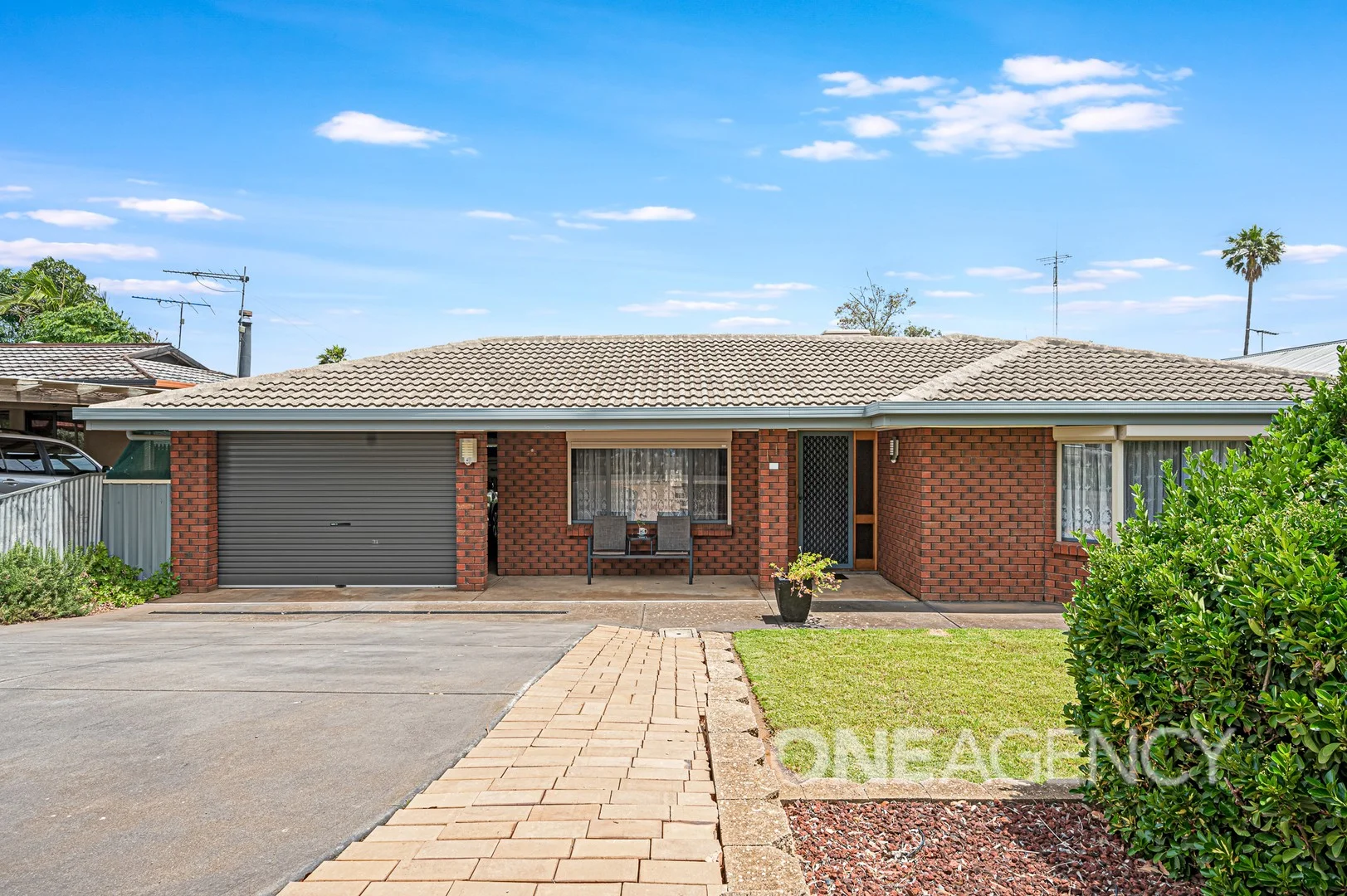 11 Edward Crescent (1/36)