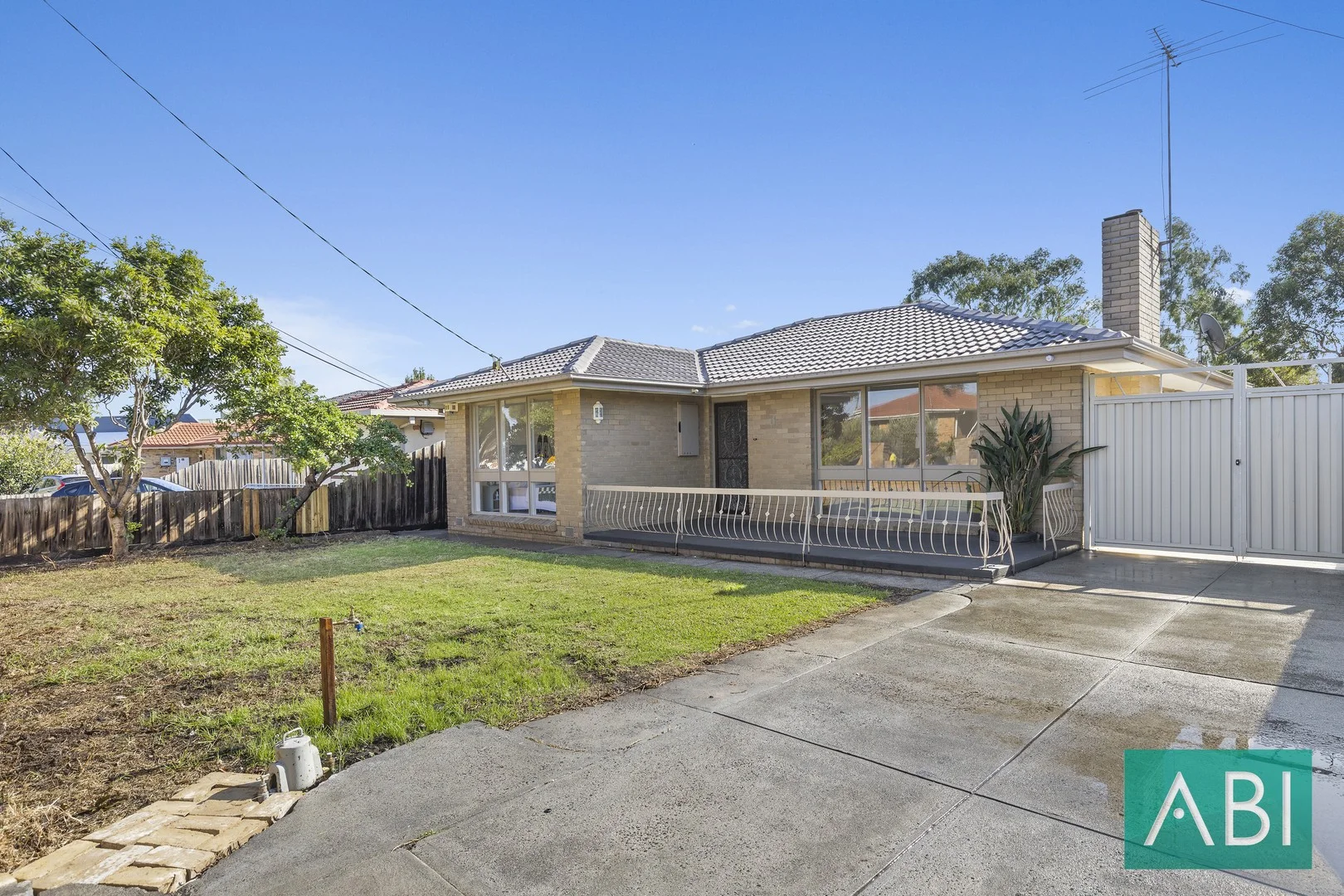 11 Huskisson Avenue (1/12)