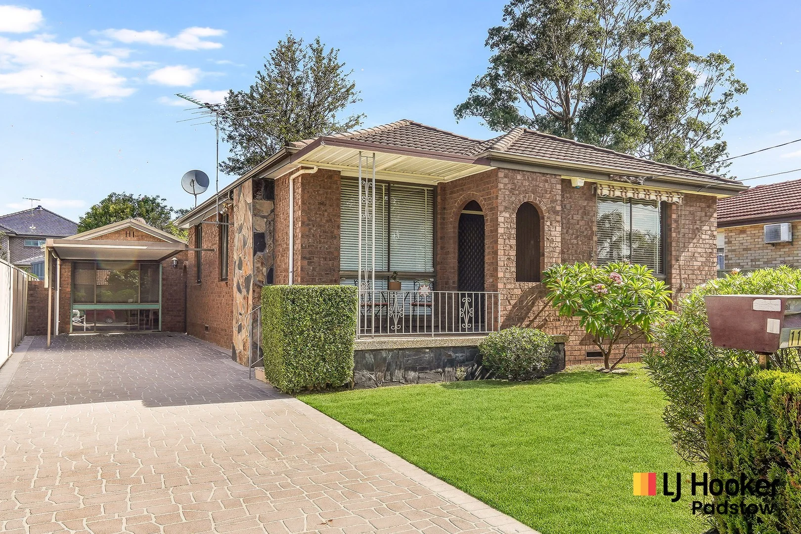11 Iluka Street (1/1)