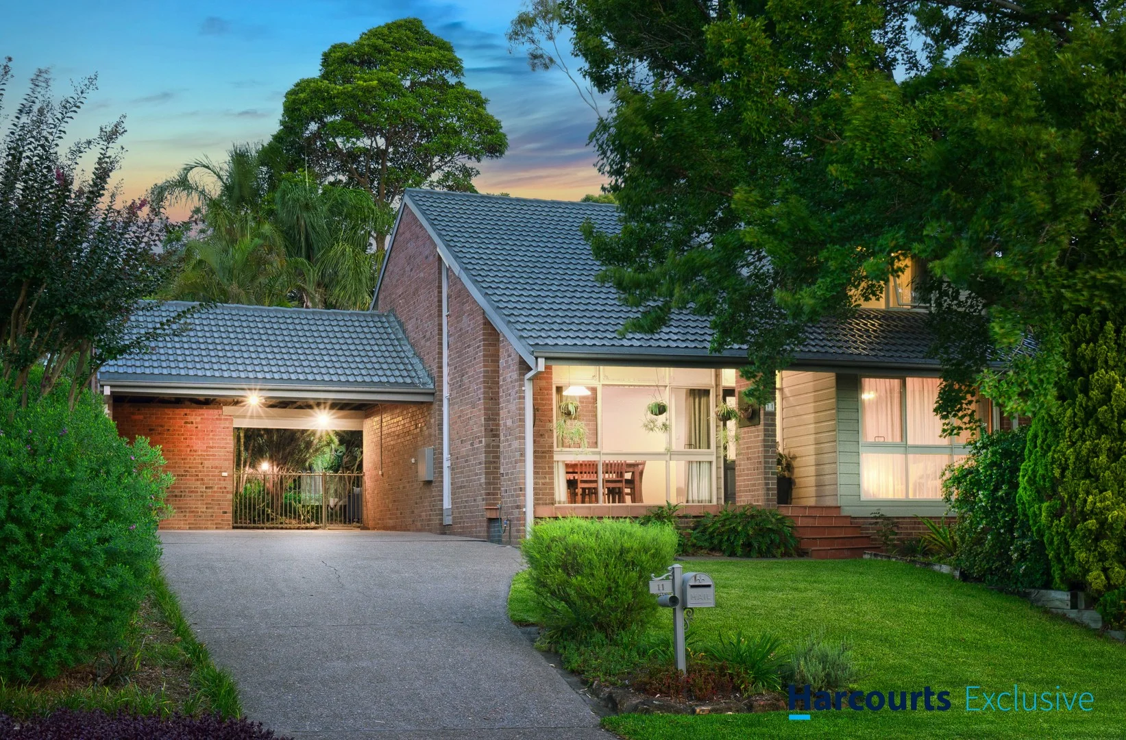 11 Larra Crescent (1/22)