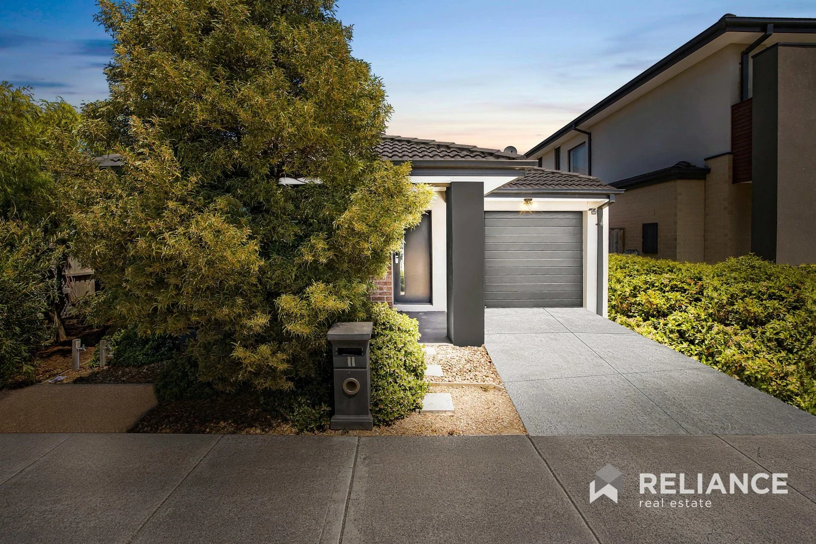 11 Leroy Crescent (1/18)