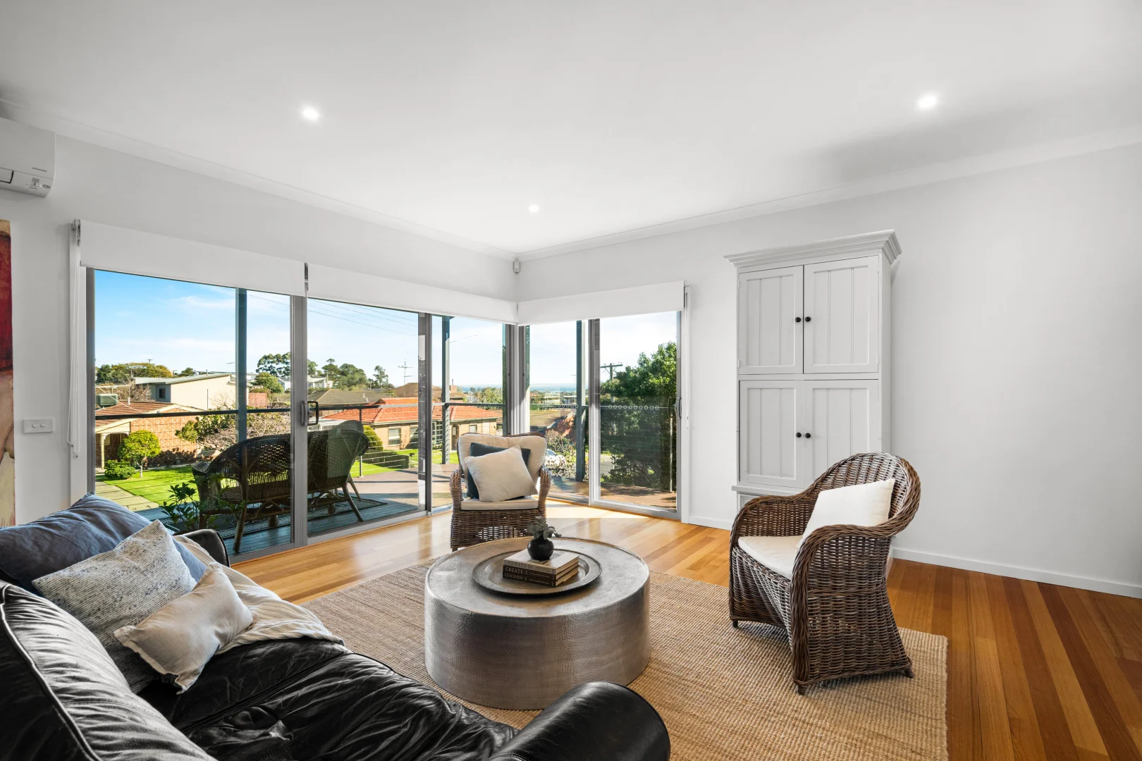 11 Lincoln Drive - Image 3