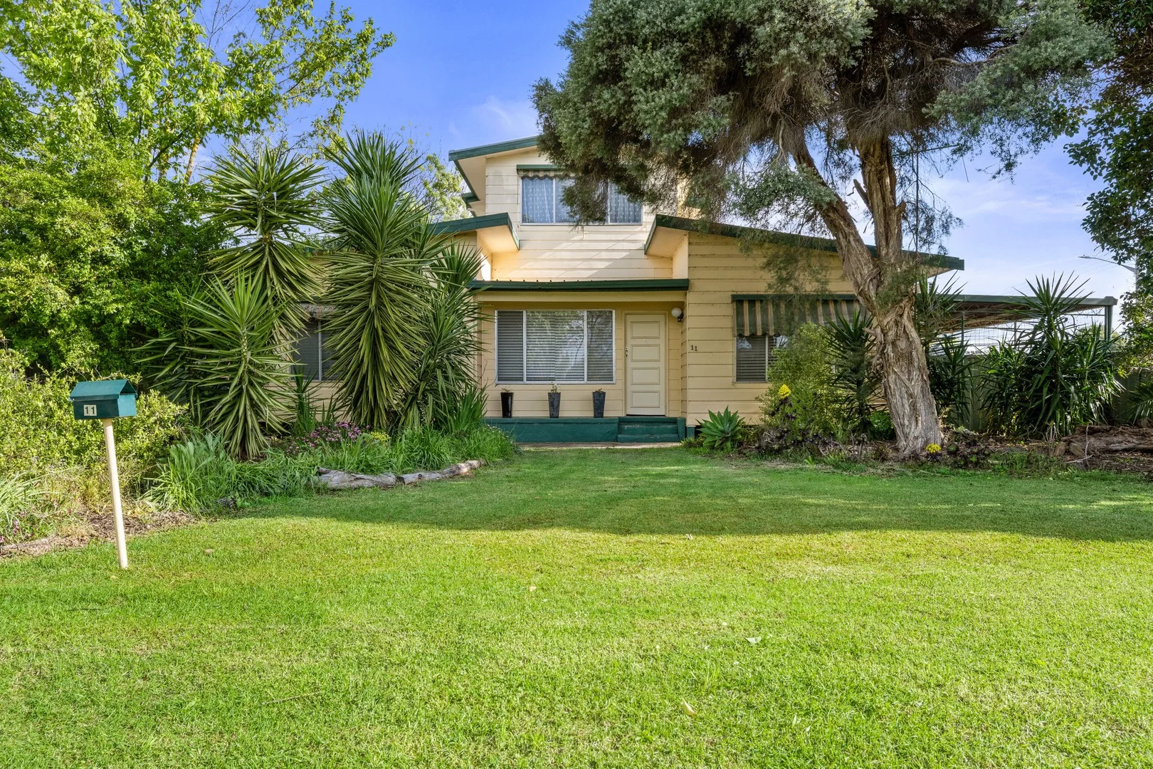 11 McDonald Avenue (1/1)