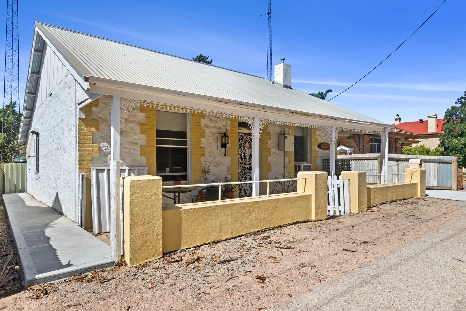 11 Milne Terrace - Image 2