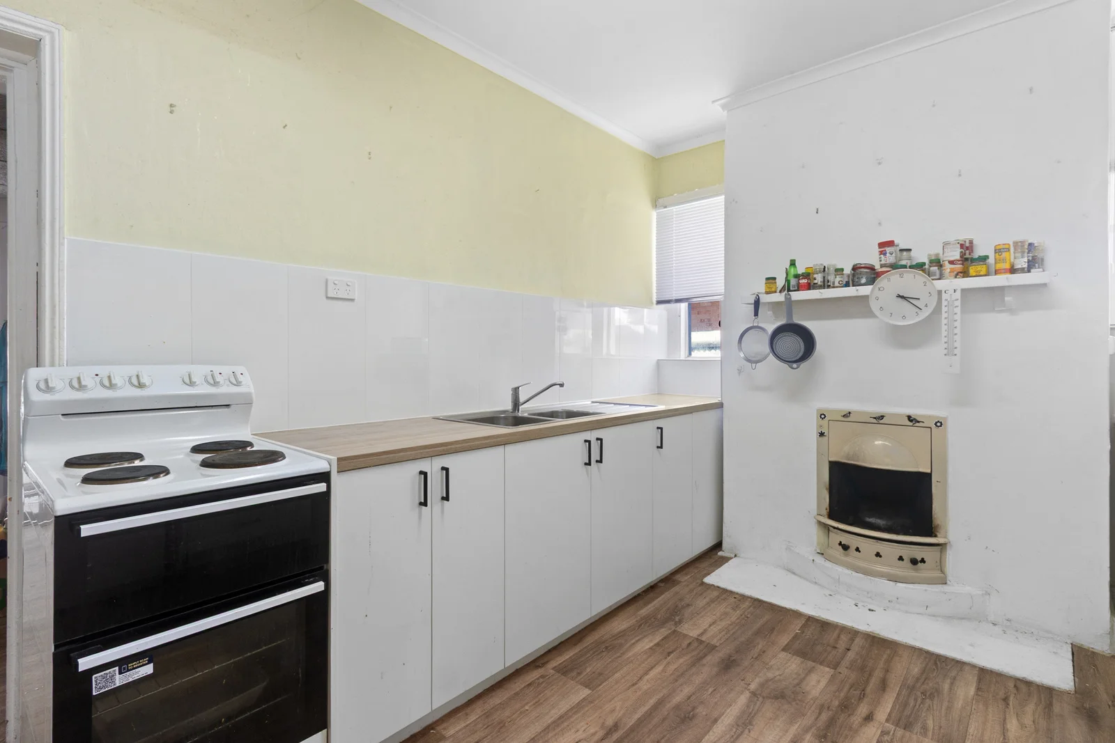 11 Milne Terrace - Image 4