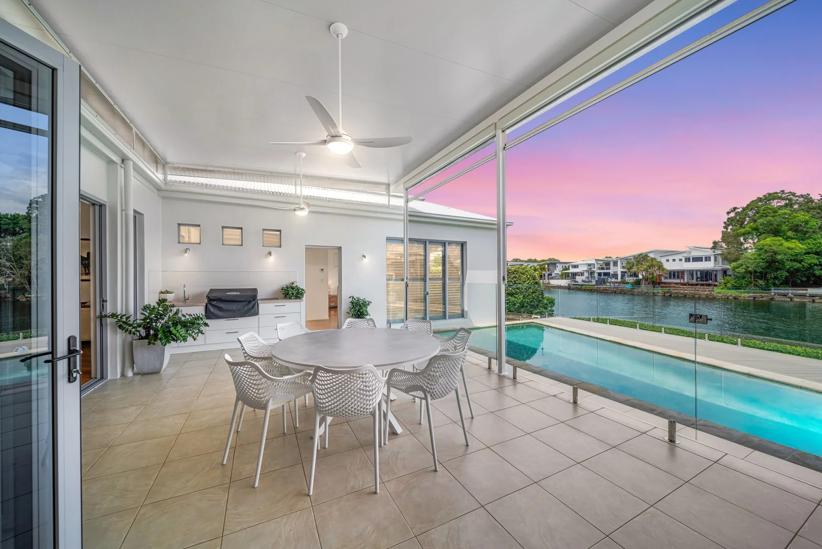 11 Oceanic Court (1/28)