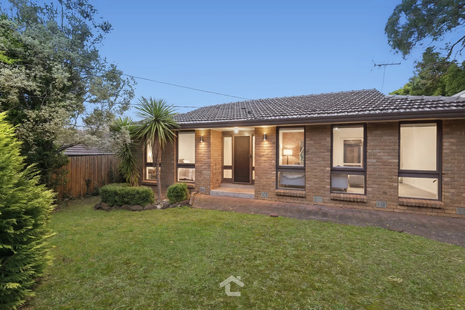 11 Rothan Avenue (1/13)