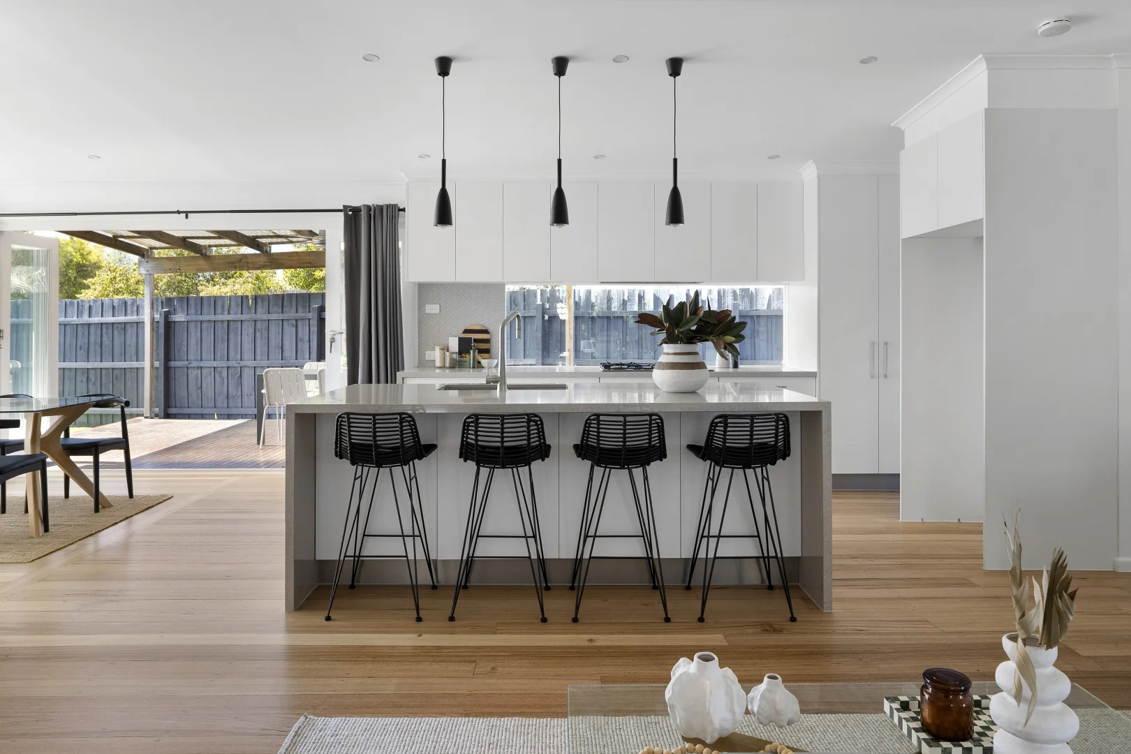 11 Stradbroke Avenue (1/19)