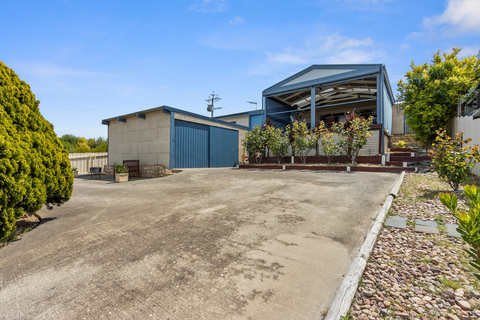 11 Tiddy Widdy Beach Road - Image 3