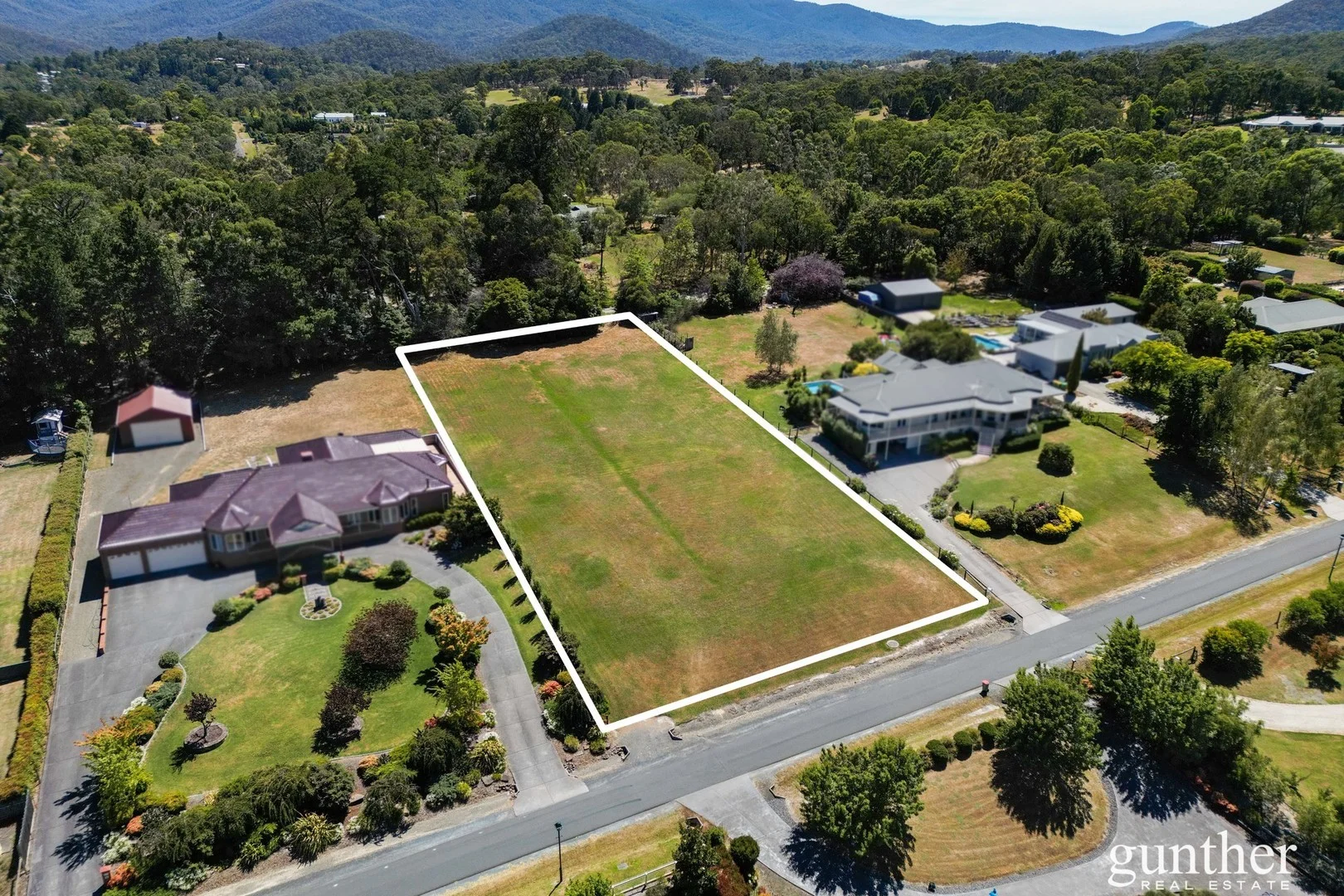 11 Zoe Louise Drive (1/4)