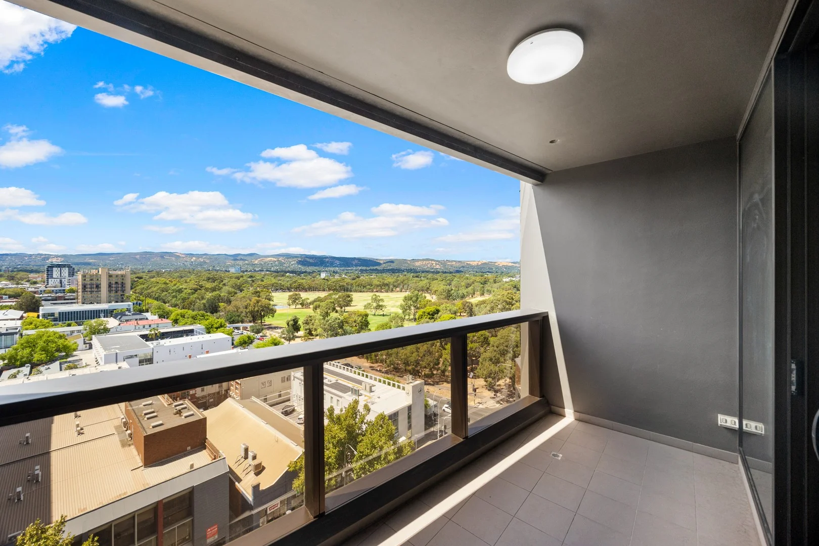 1102/421 King William Street (1/7)