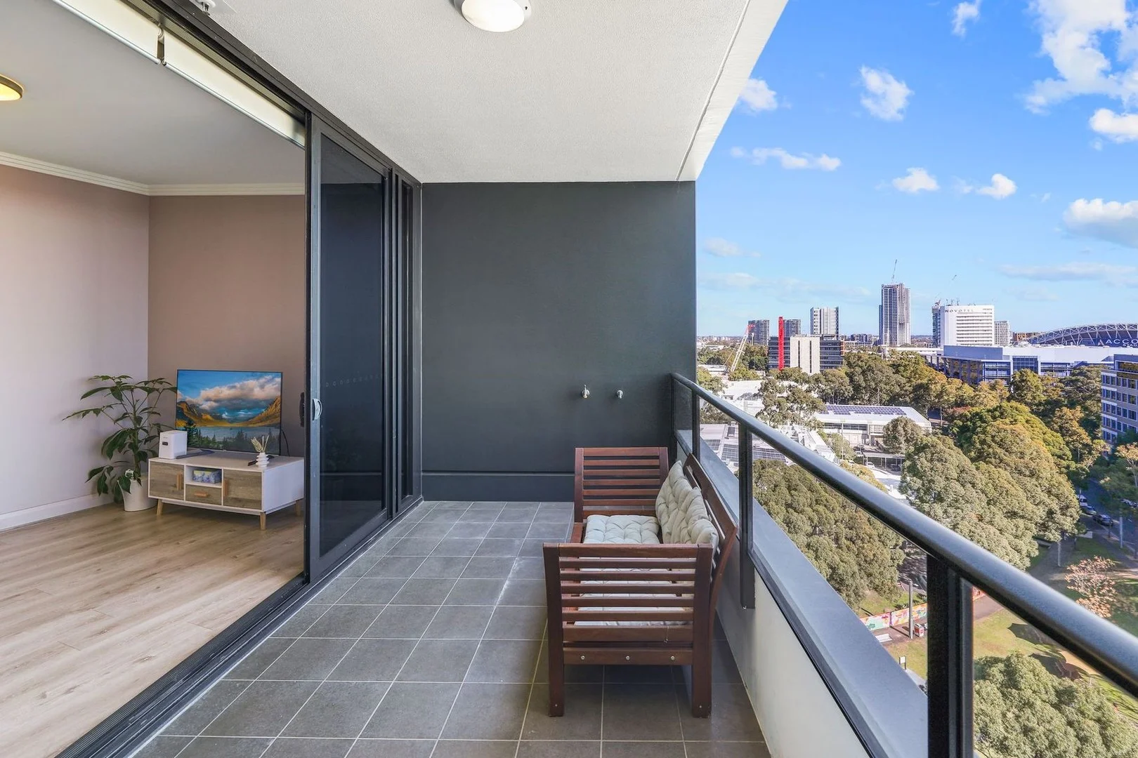 1102/9 Australia Avenue (1/1)