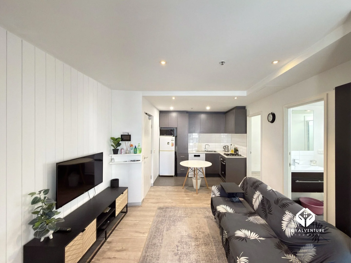 1108/109 Clarendon Street (1/13)