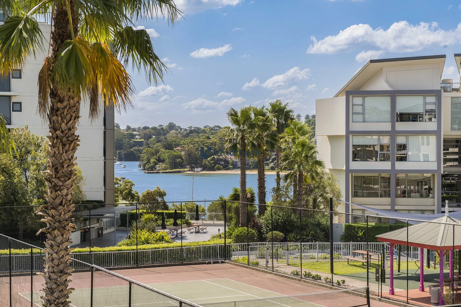 111/1 Dolphin Close (1/17)