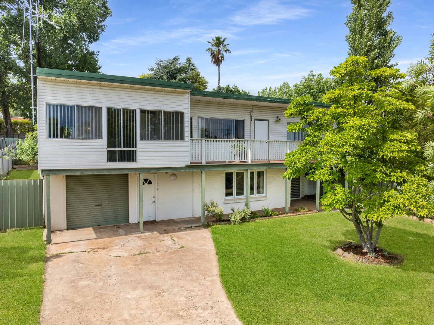 111 Coronation Drive (1/18)