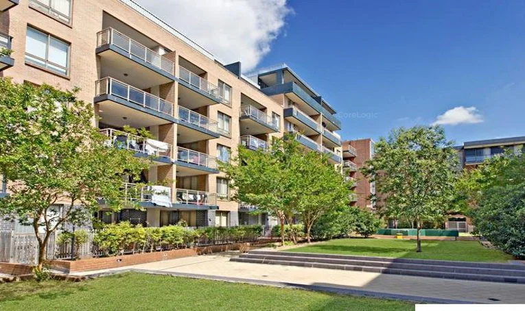 1112/57-59 Queen St (1/9)