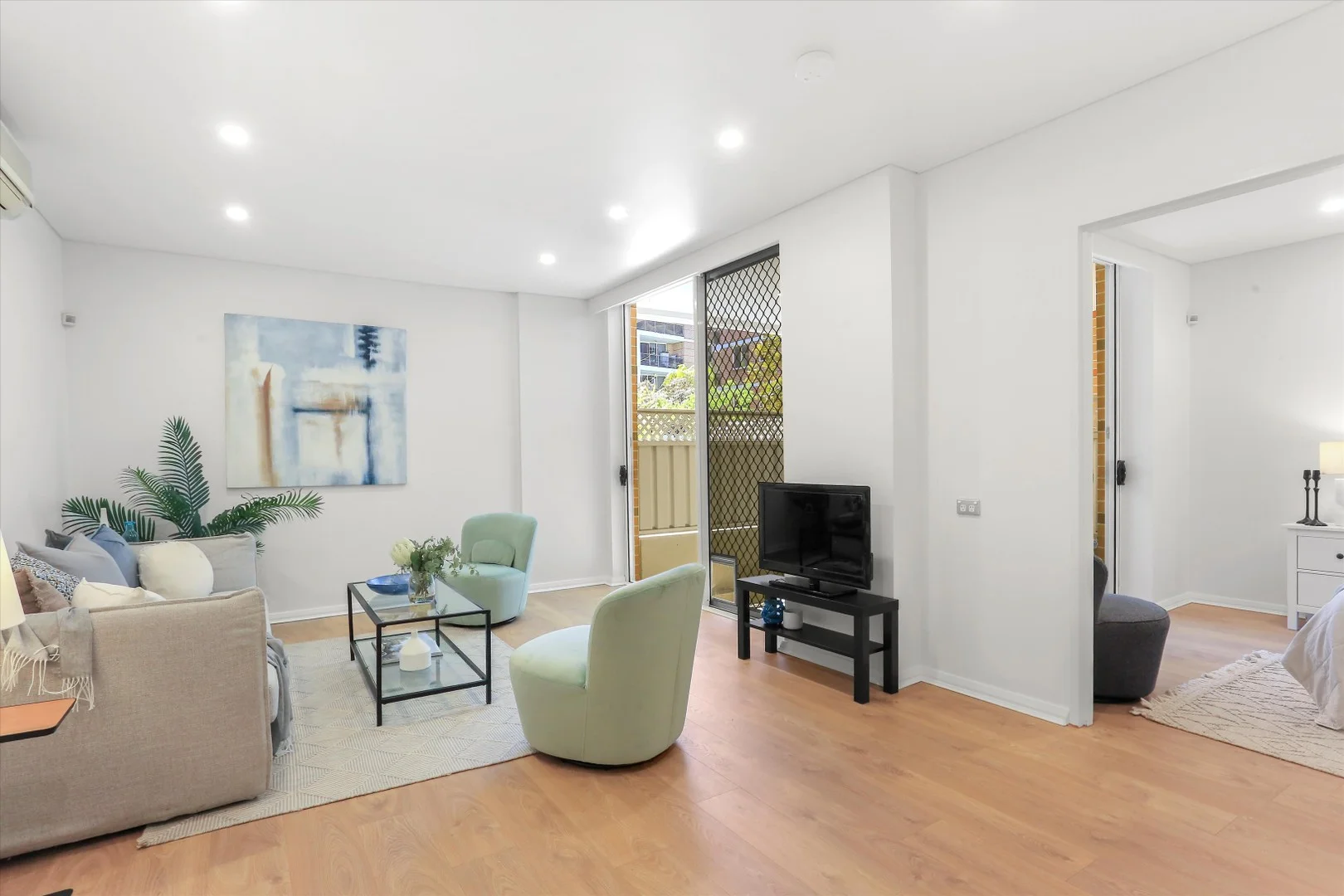 112/97 Bonar Street (1/18)