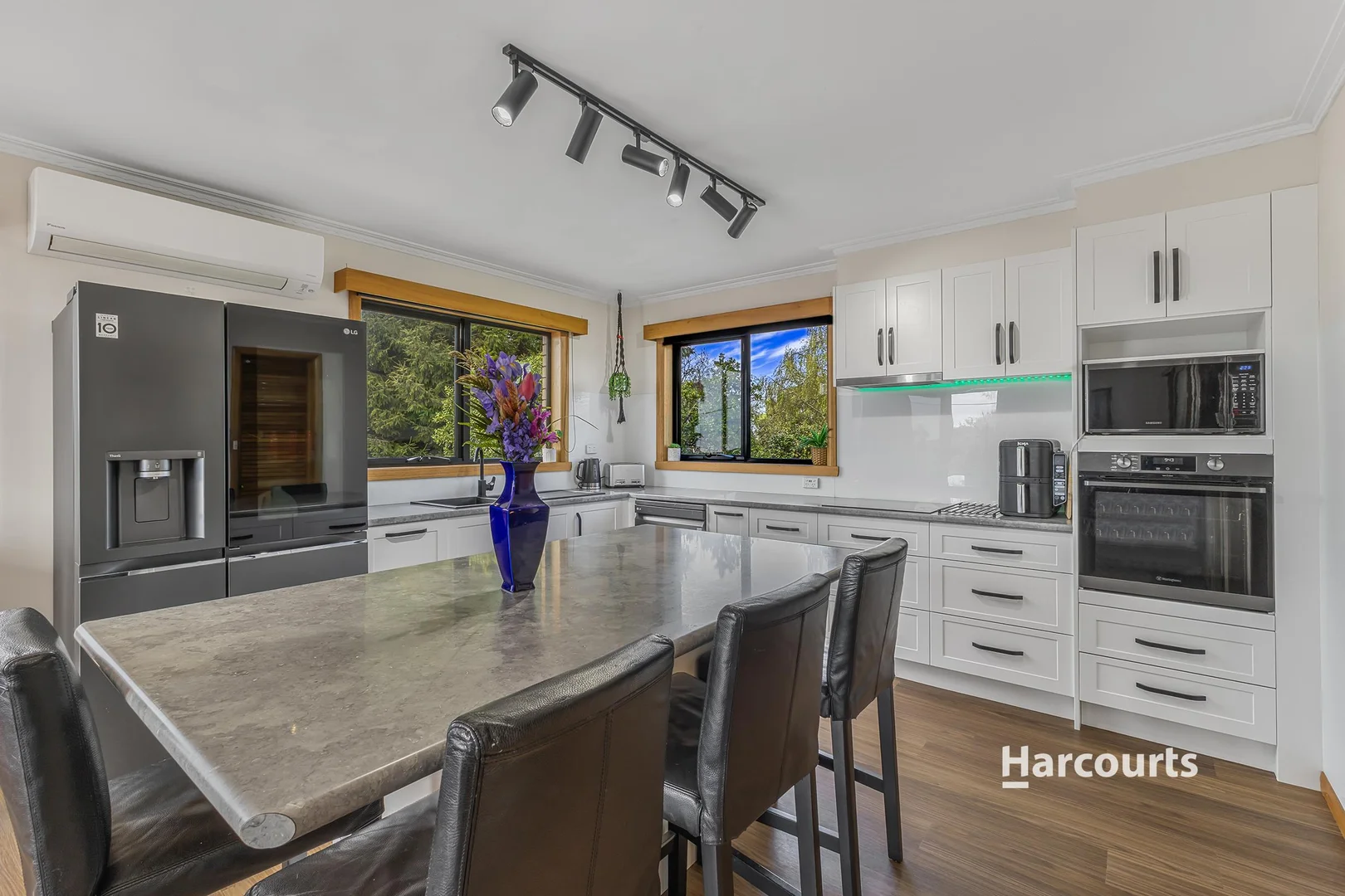 113 Upper Maud Street - Image 2
