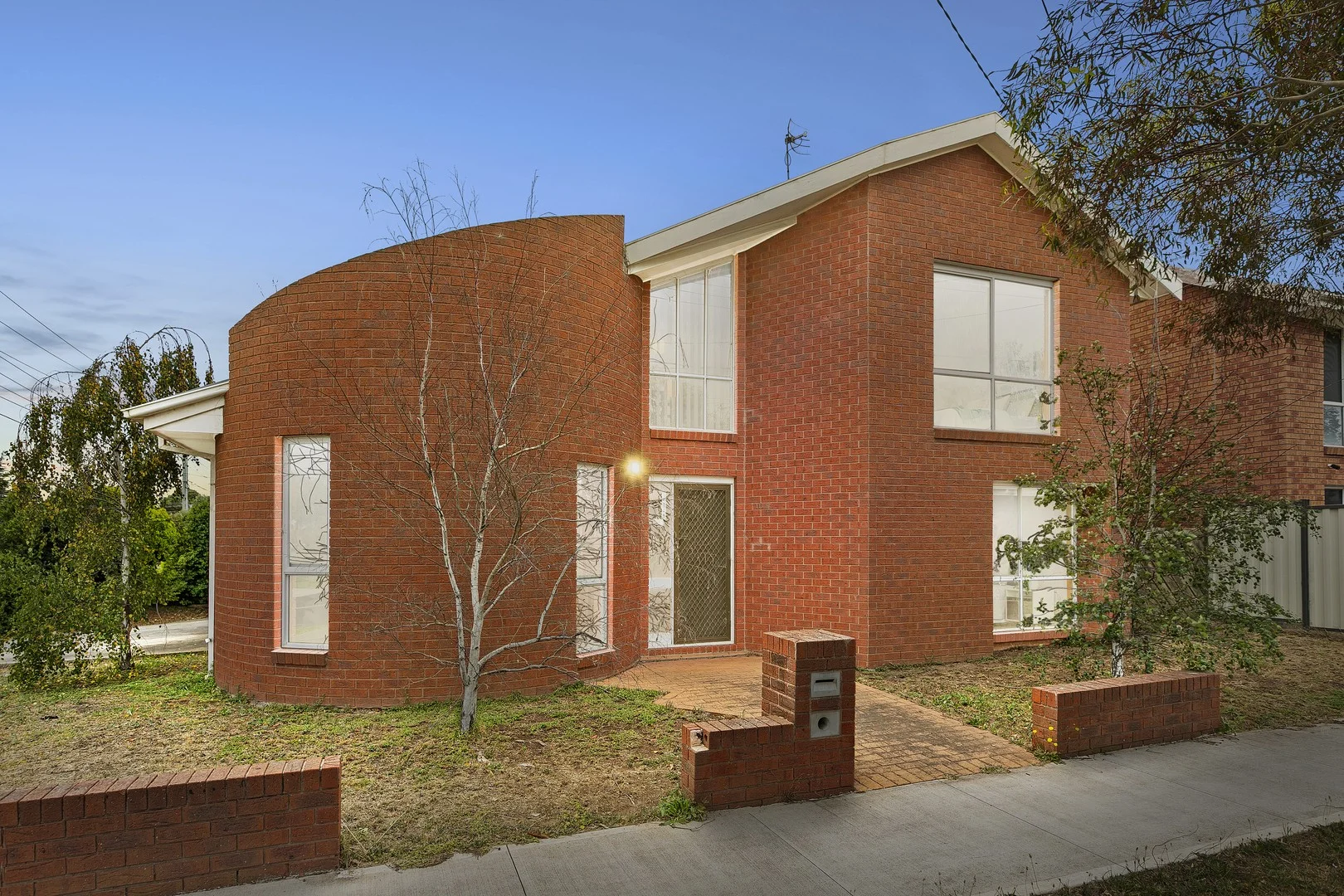 113a Honour Avenue (1/1)