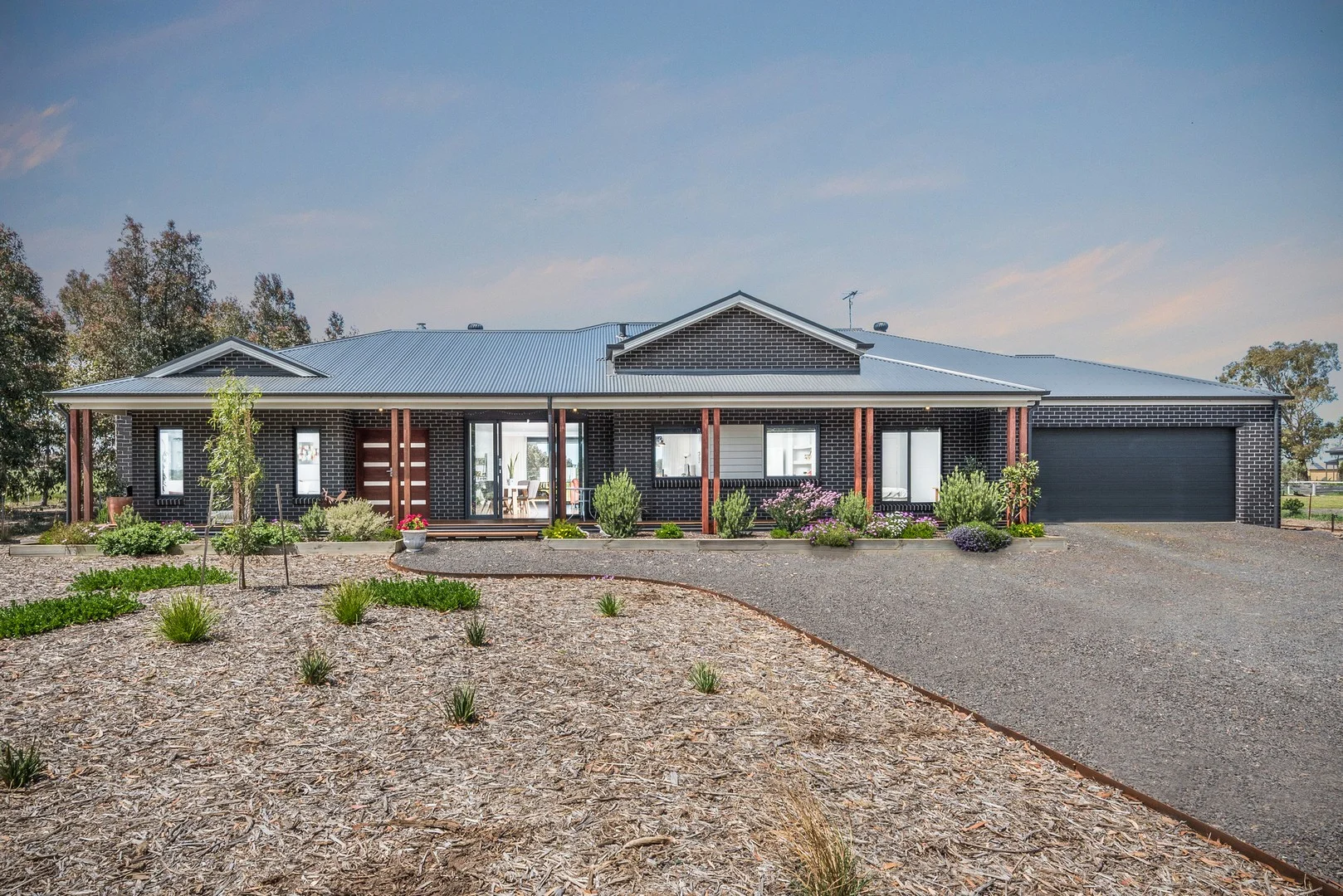 114 Teesdale Lethbridge Road (1/1)