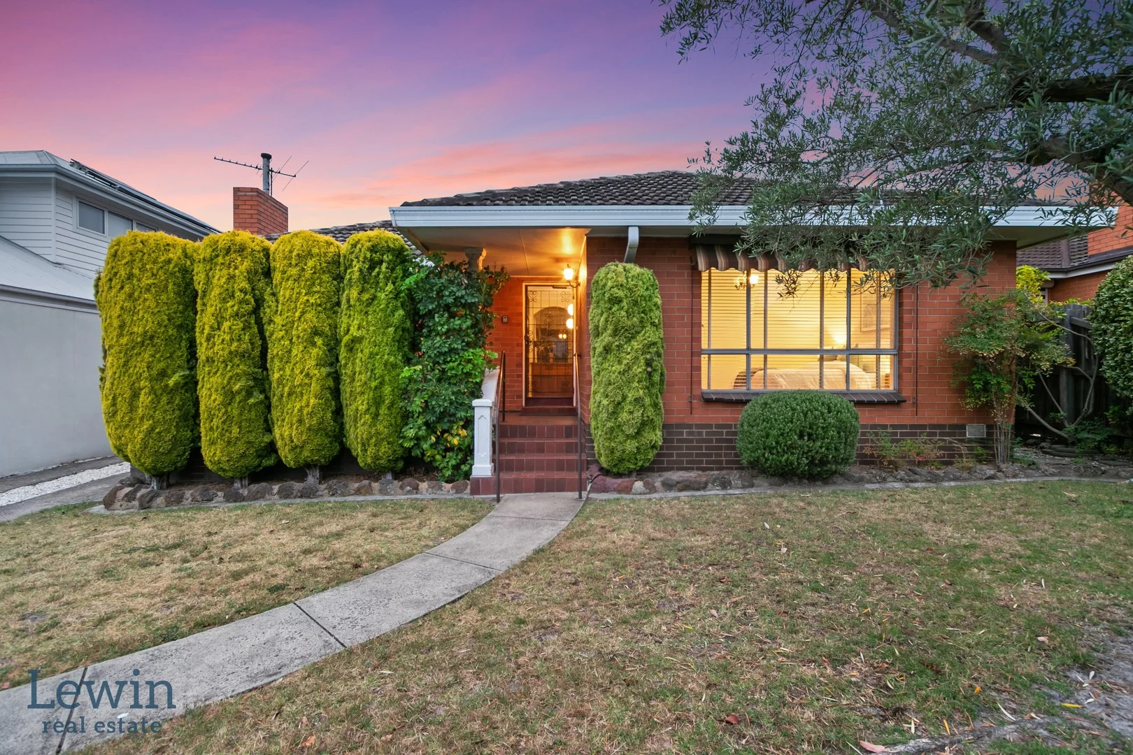 118 Bernard Street (1/17)