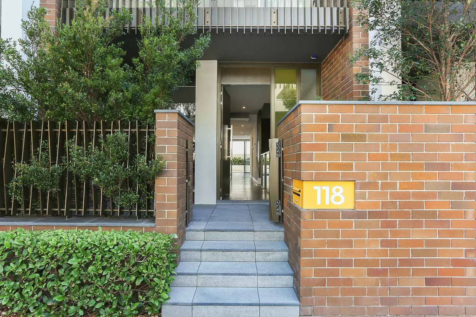 118 Ross Street (1/12)