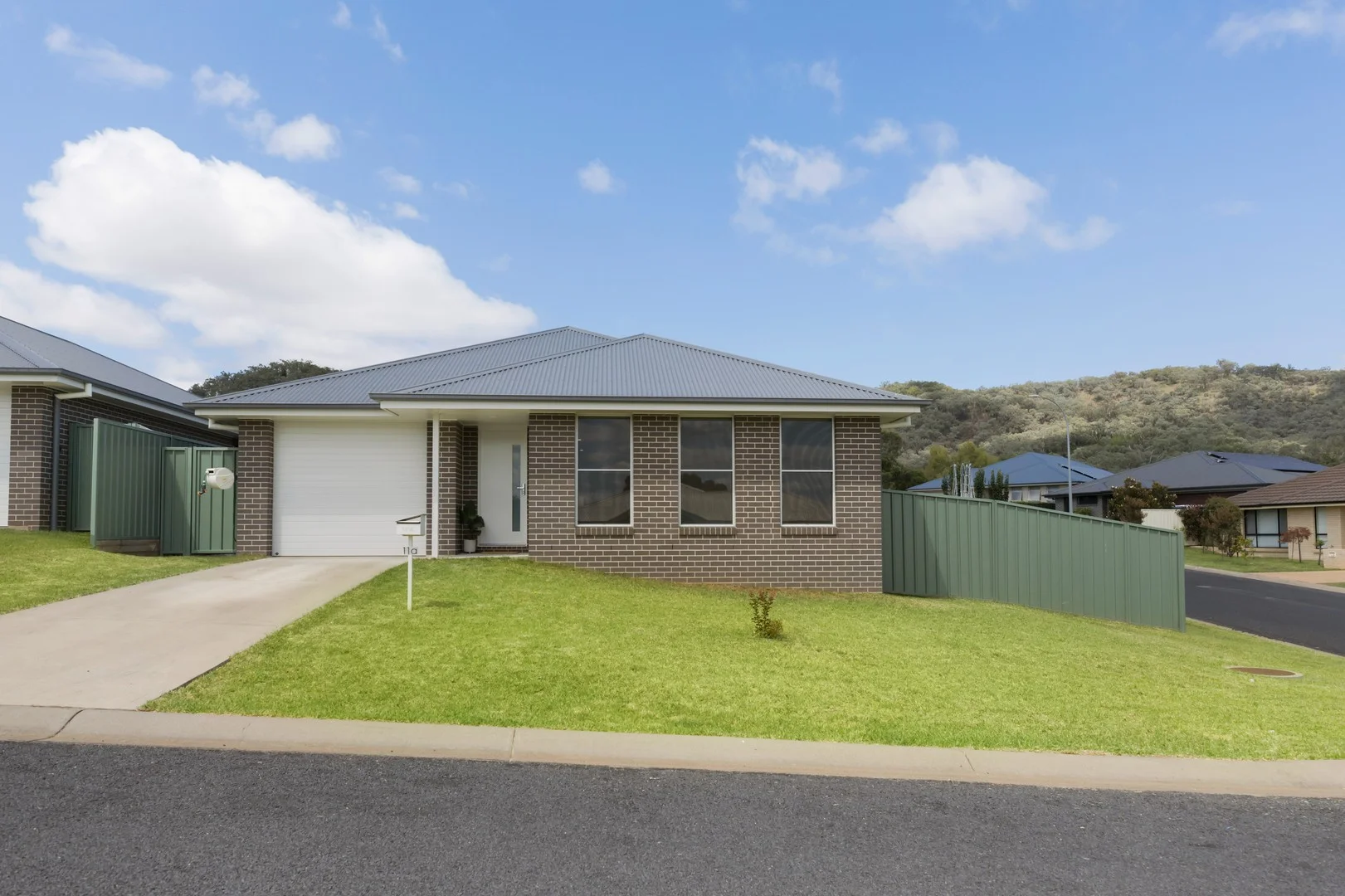 11a Menah Avenue (1/12)