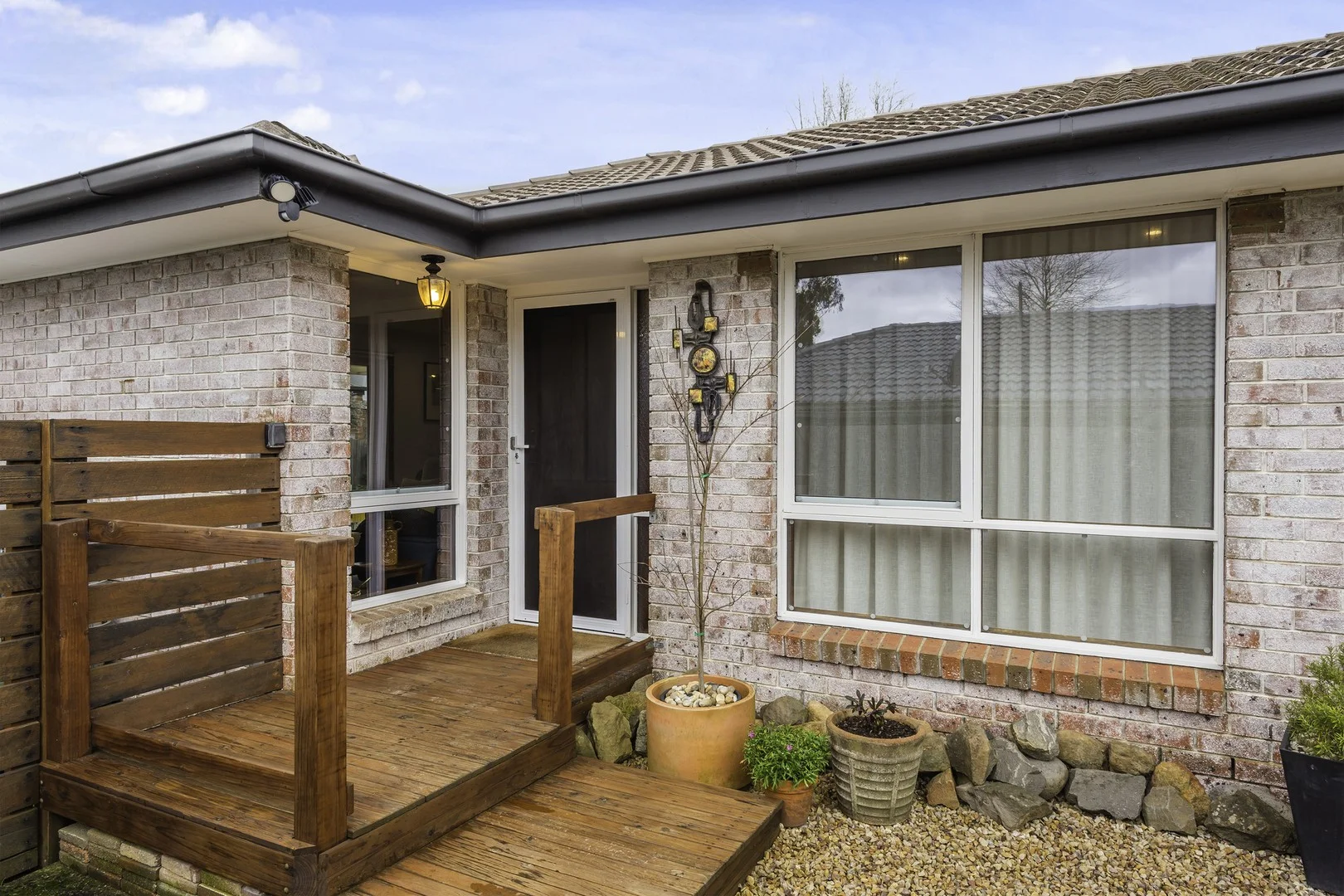11B Urquhart Street - Image 2