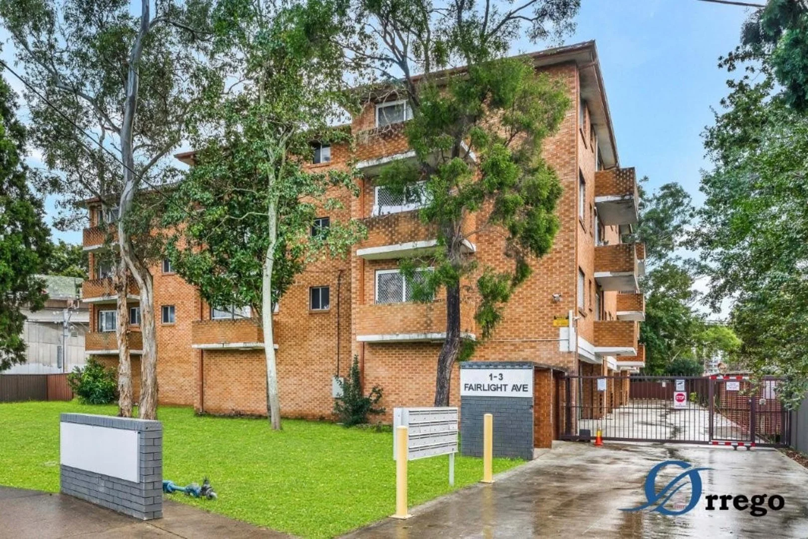 12/1-3 Fairlight Avenue (1/9)