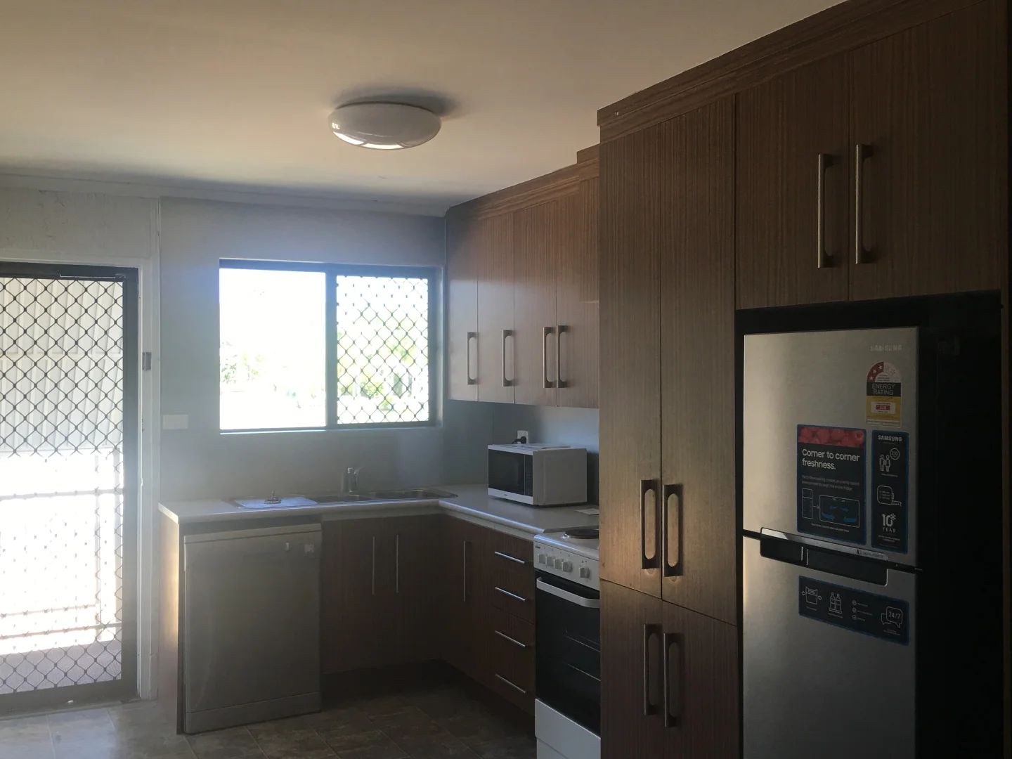 12/100 Talford Street - Image 2