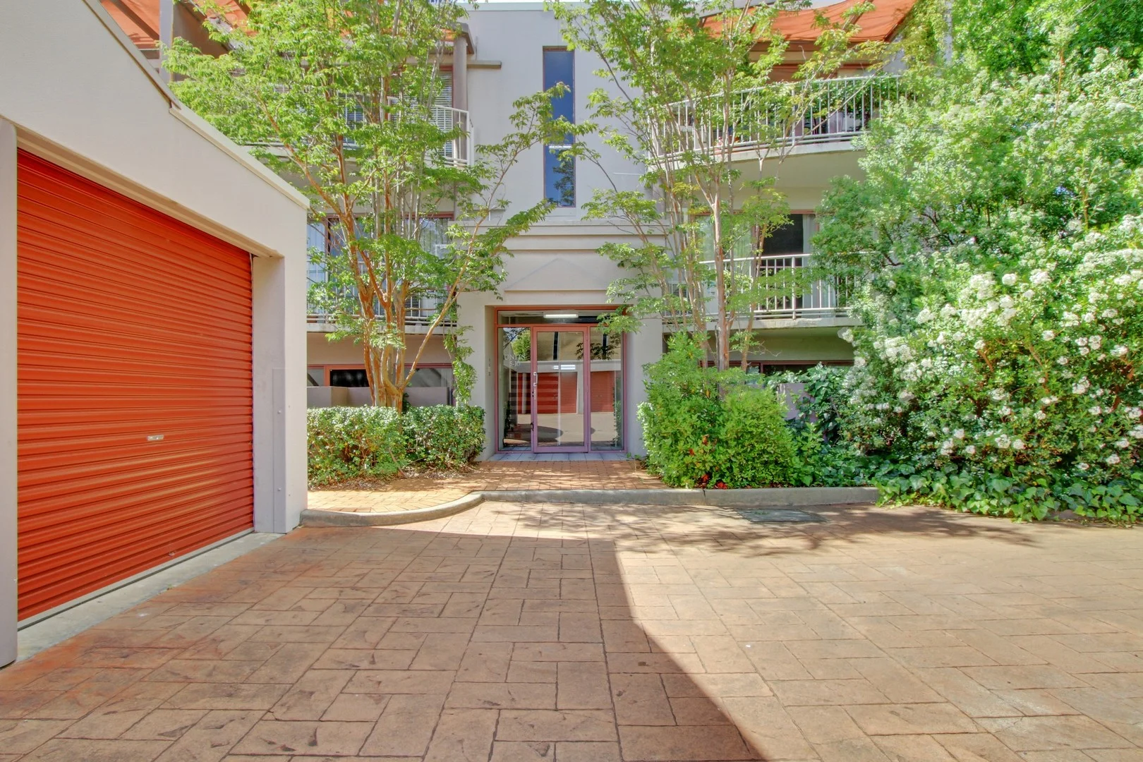 12/15 Howitt Street (1/12)