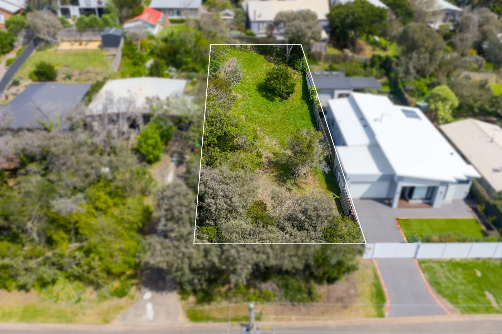 12 Anelida Street (1/7)