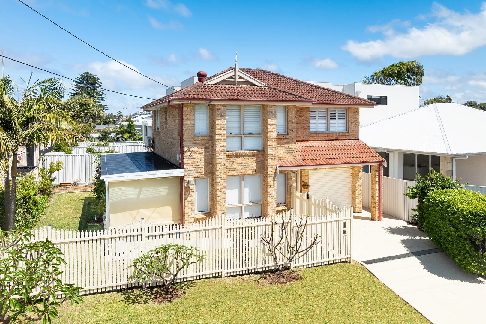 12 Bate Bay Road (1/10)